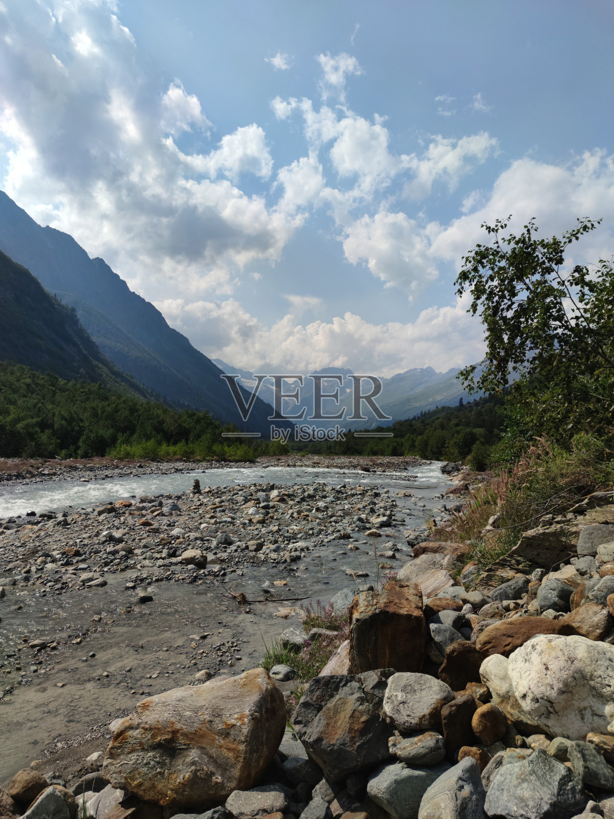 美丽的Dombay山河照片摄影图片
