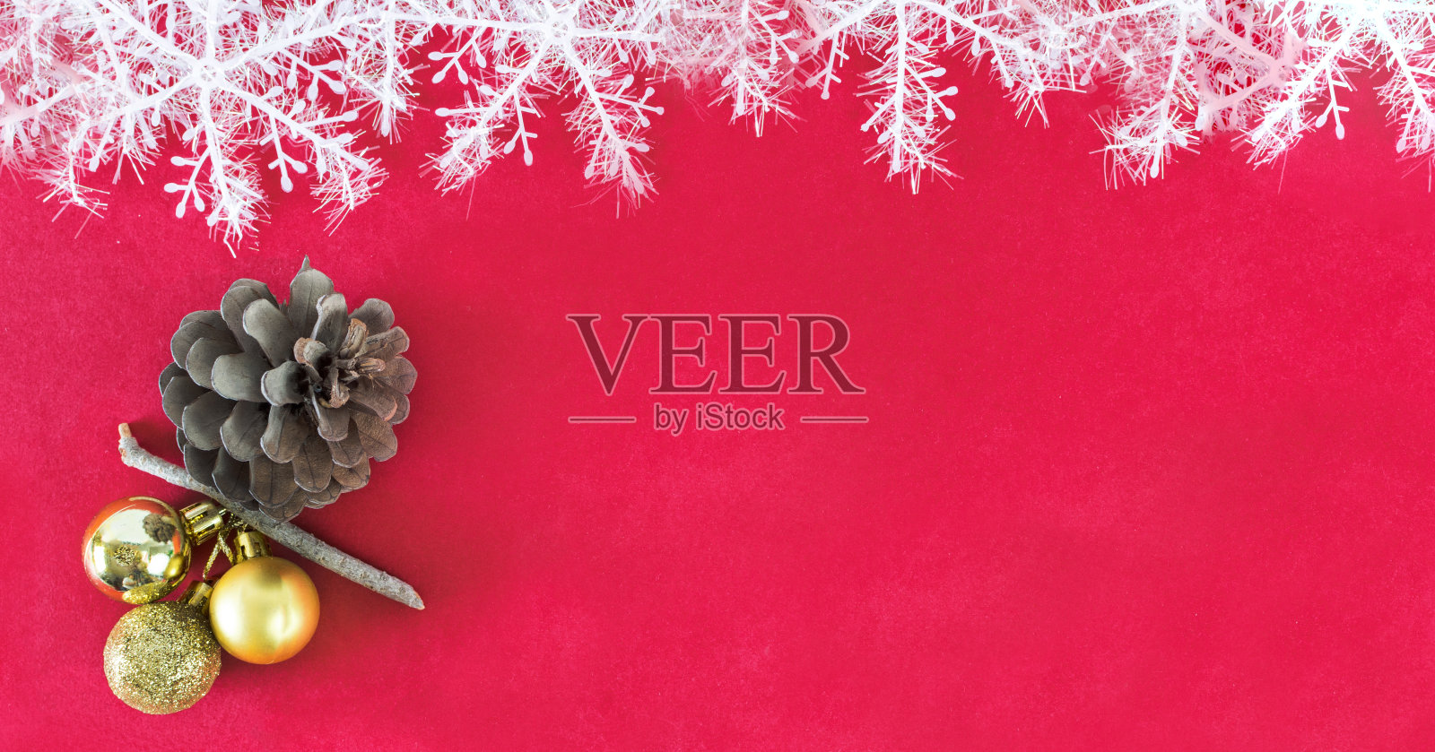 带有圣诞球的新年banner照片摄影图片