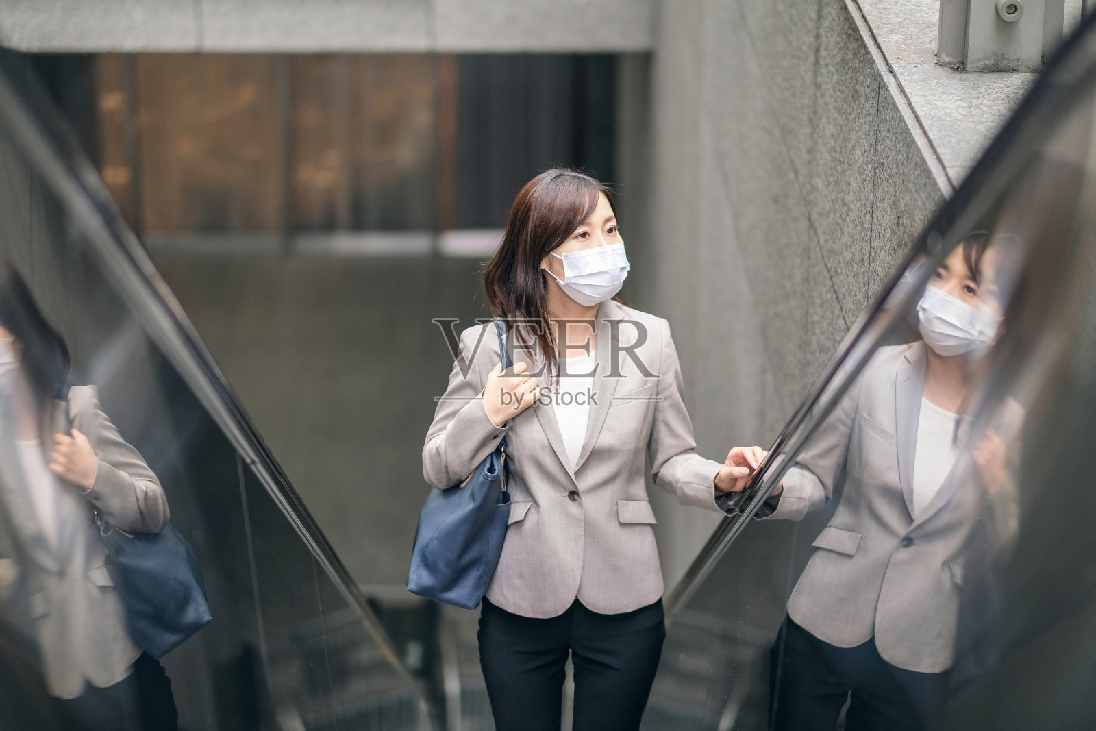 通勤亚洲女商人照片摄影图片