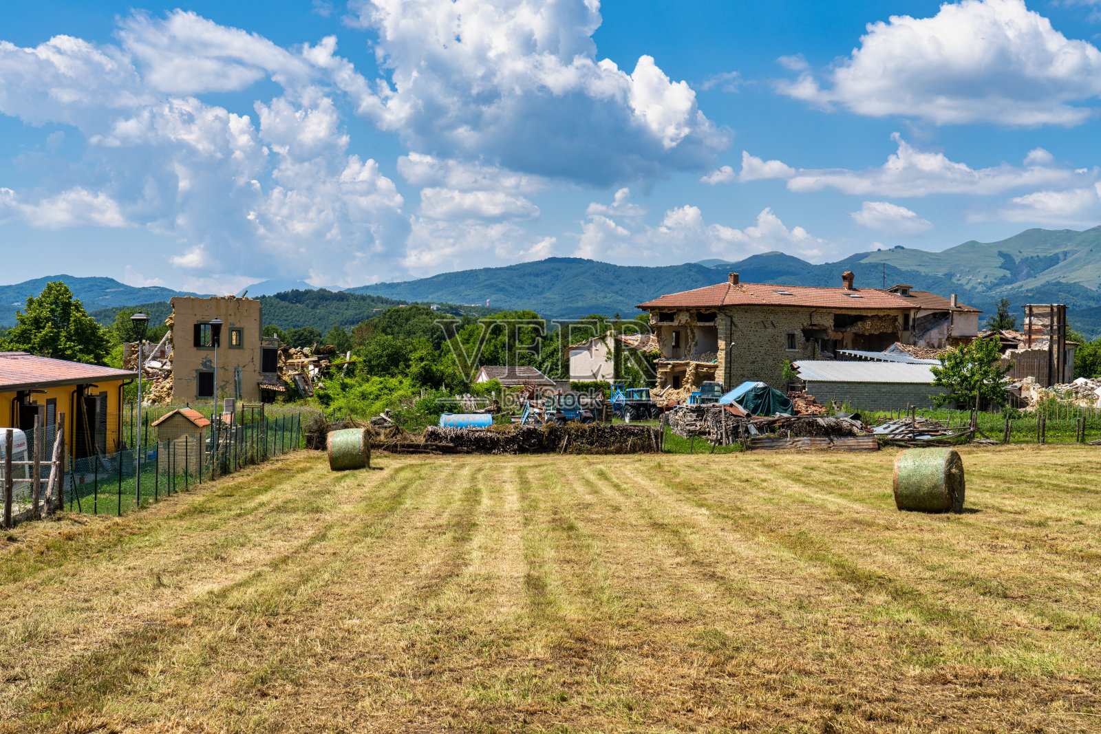 2016年意大利中部地震后的圣洛伦佐弗拉维亚诺中心照片摄影图片