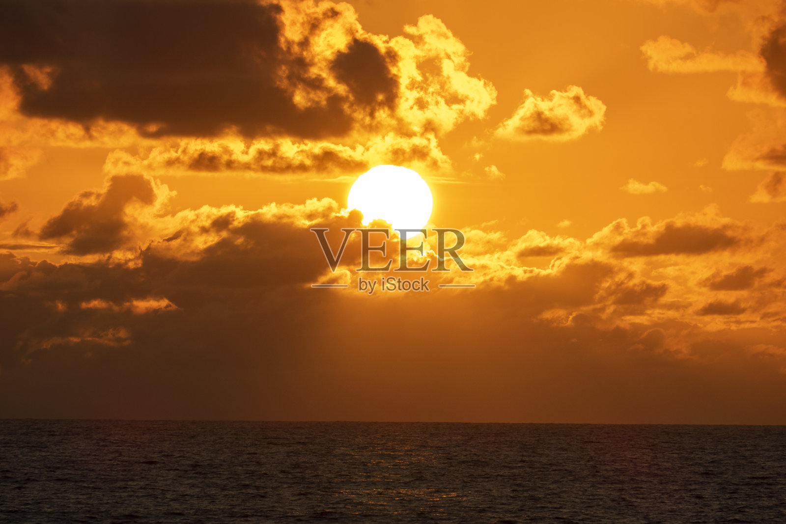 美丽的日出在Taipus de Fora, Marau，巴西照片摄影图片