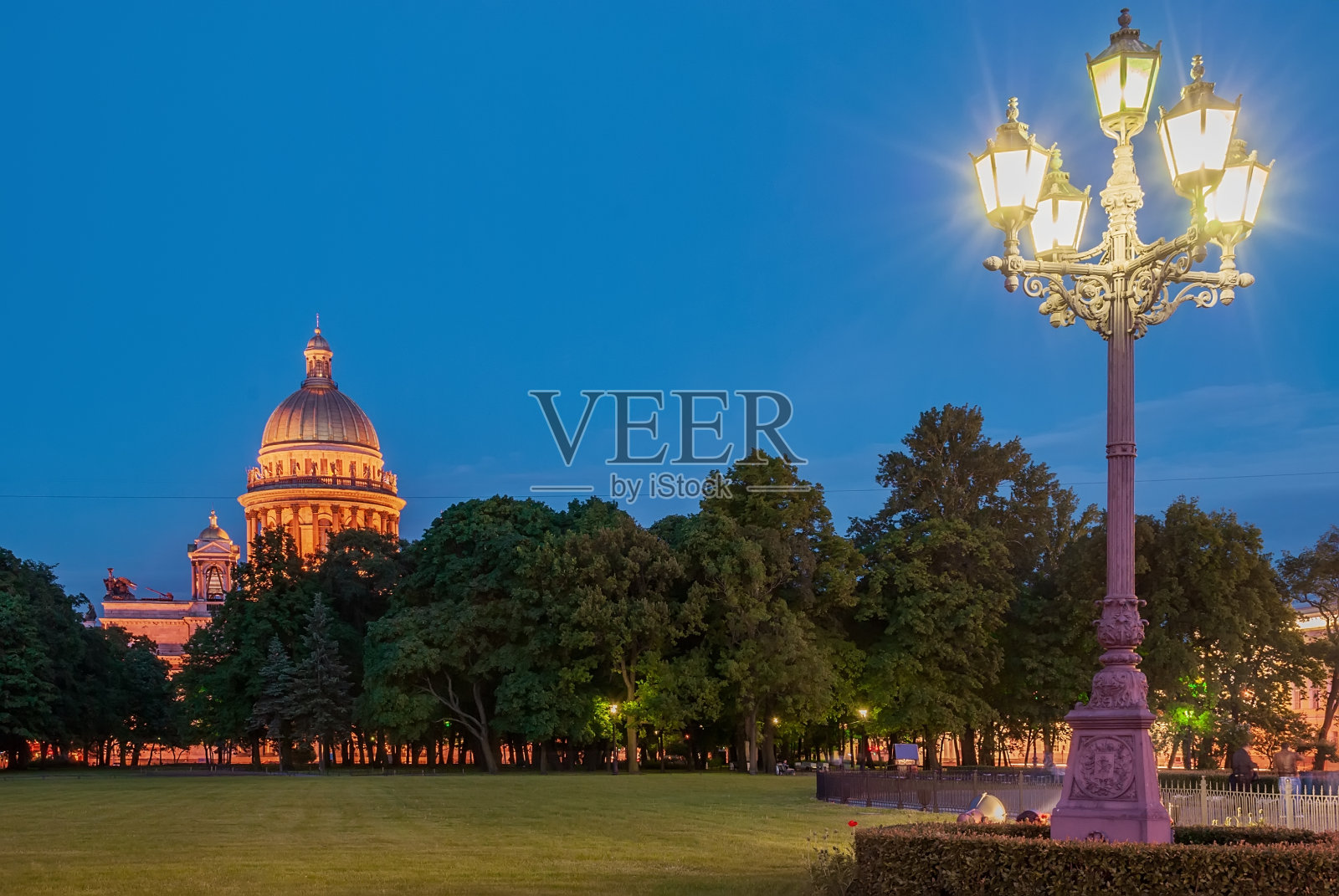 圣彼得堡。俄罗斯。圣以撒大教堂。俄罗斯的建筑。圣艾萨克广场。彼得堡的体系结构。照片摄影图片