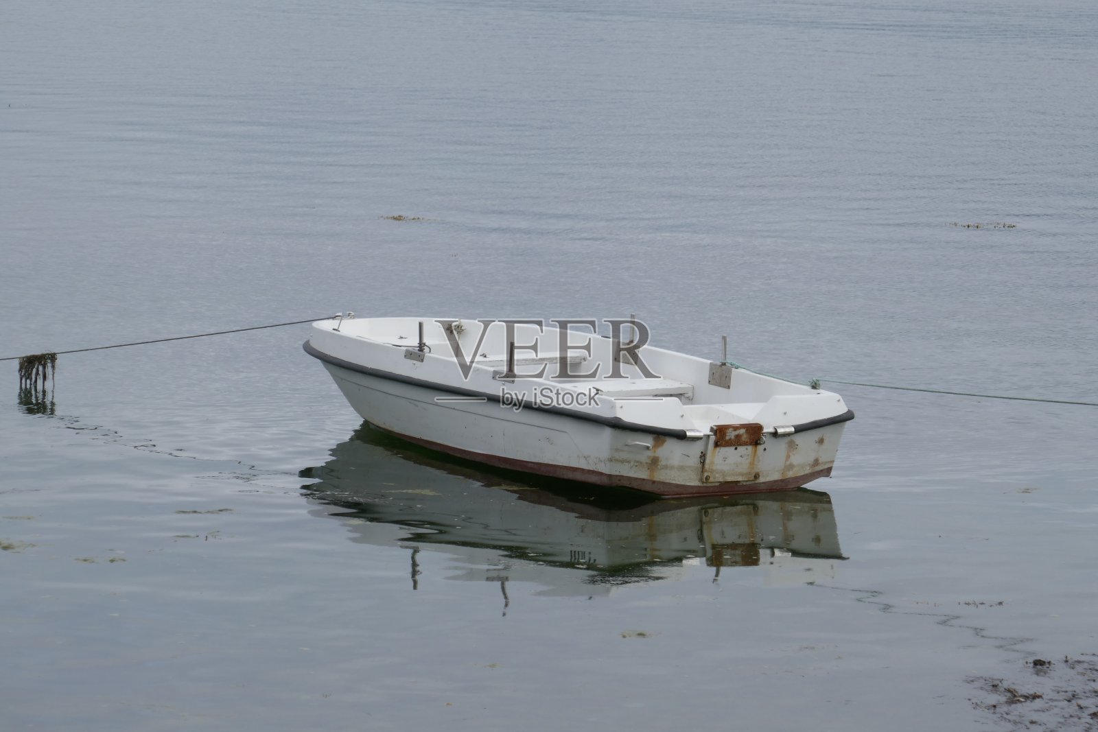 海上的渔船照片摄影图片