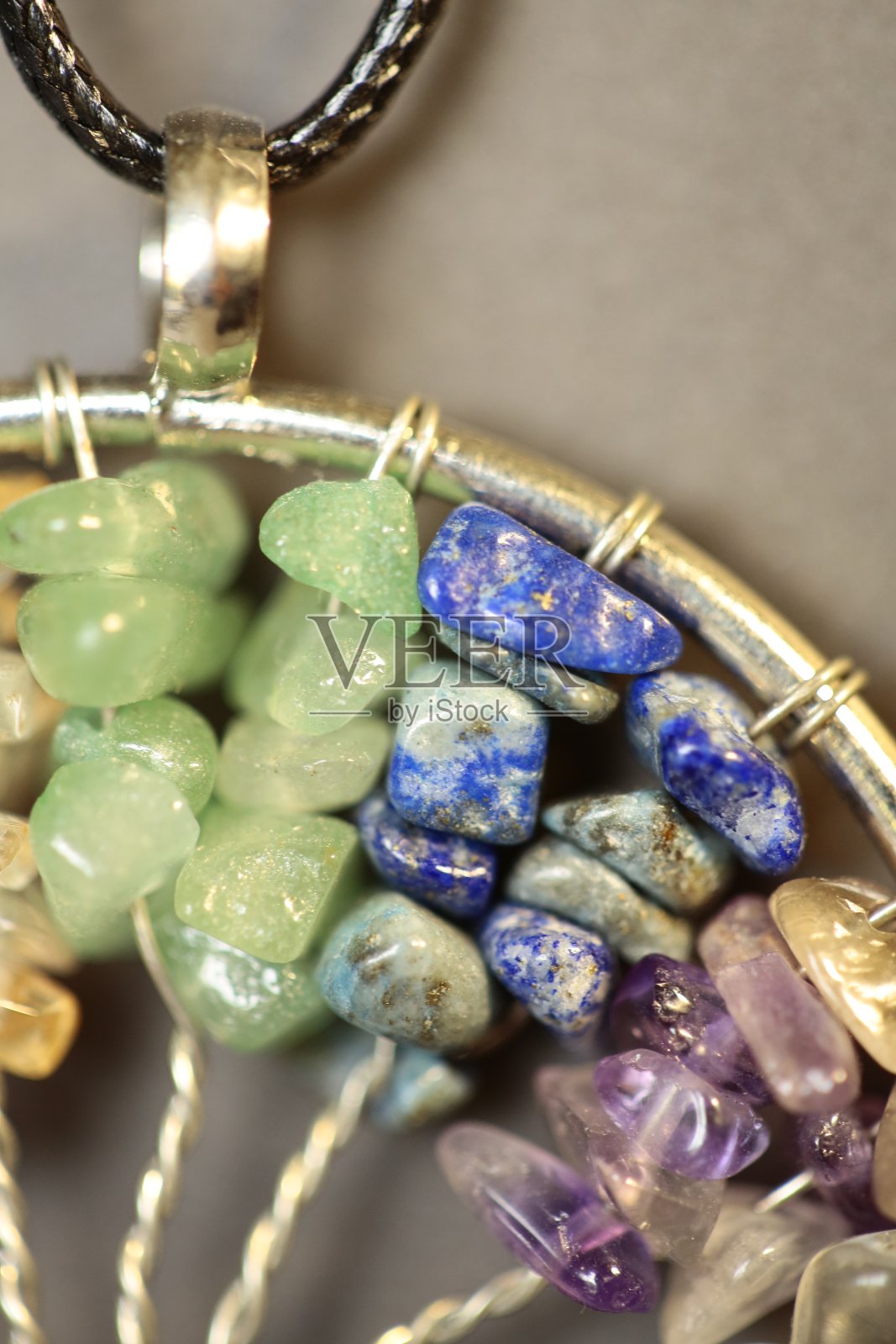 电线和珠子照片摄影图片