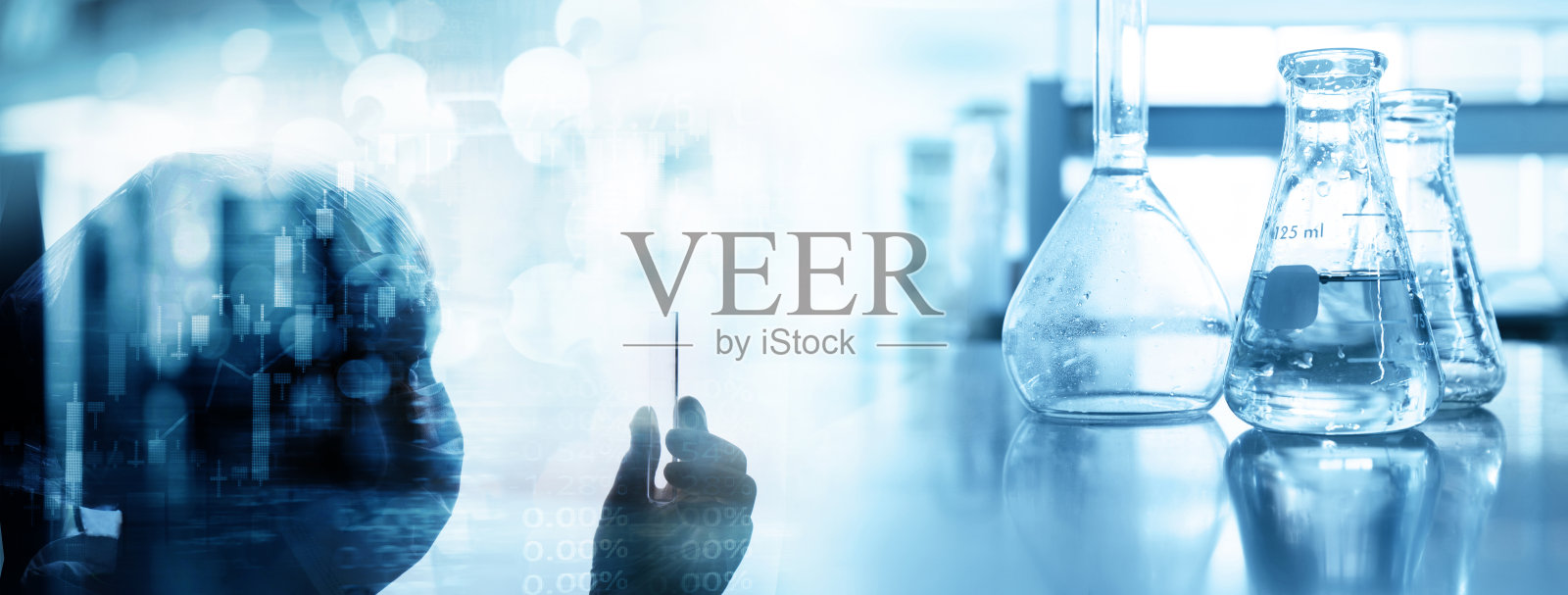 科学家和玻璃烧瓶与软信息和化学分子结构科学实验室蓝色旗帜背景照片摄影图片