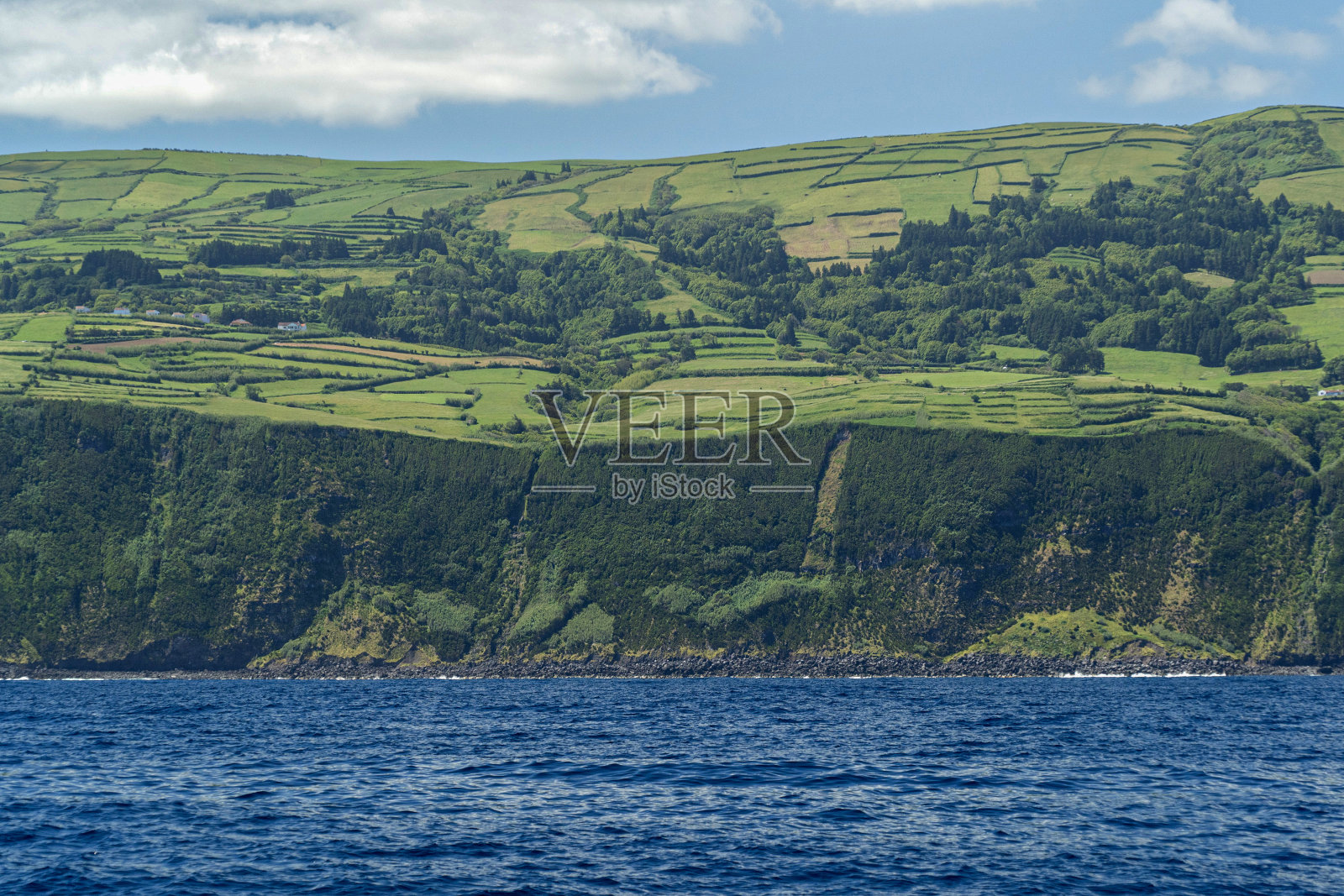 Faial岛亚速尔群岛悬崖的海景全景照片摄影图片