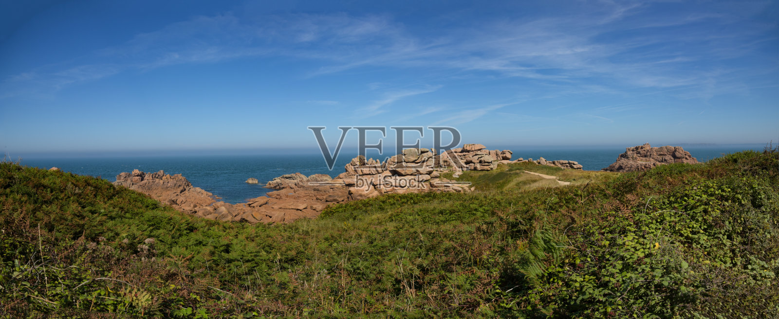 布列塔尼的粉色花岗岩海岸照片摄影图片