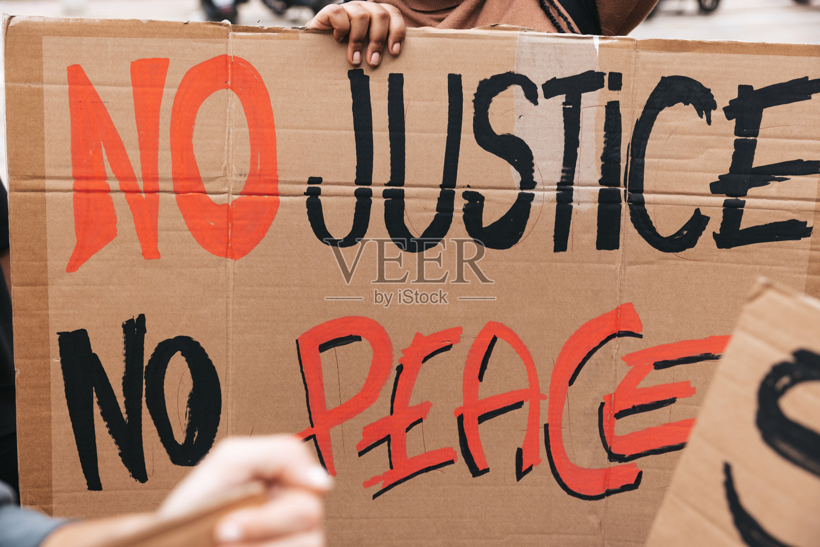 人人享有平等权利!照片摄影图片