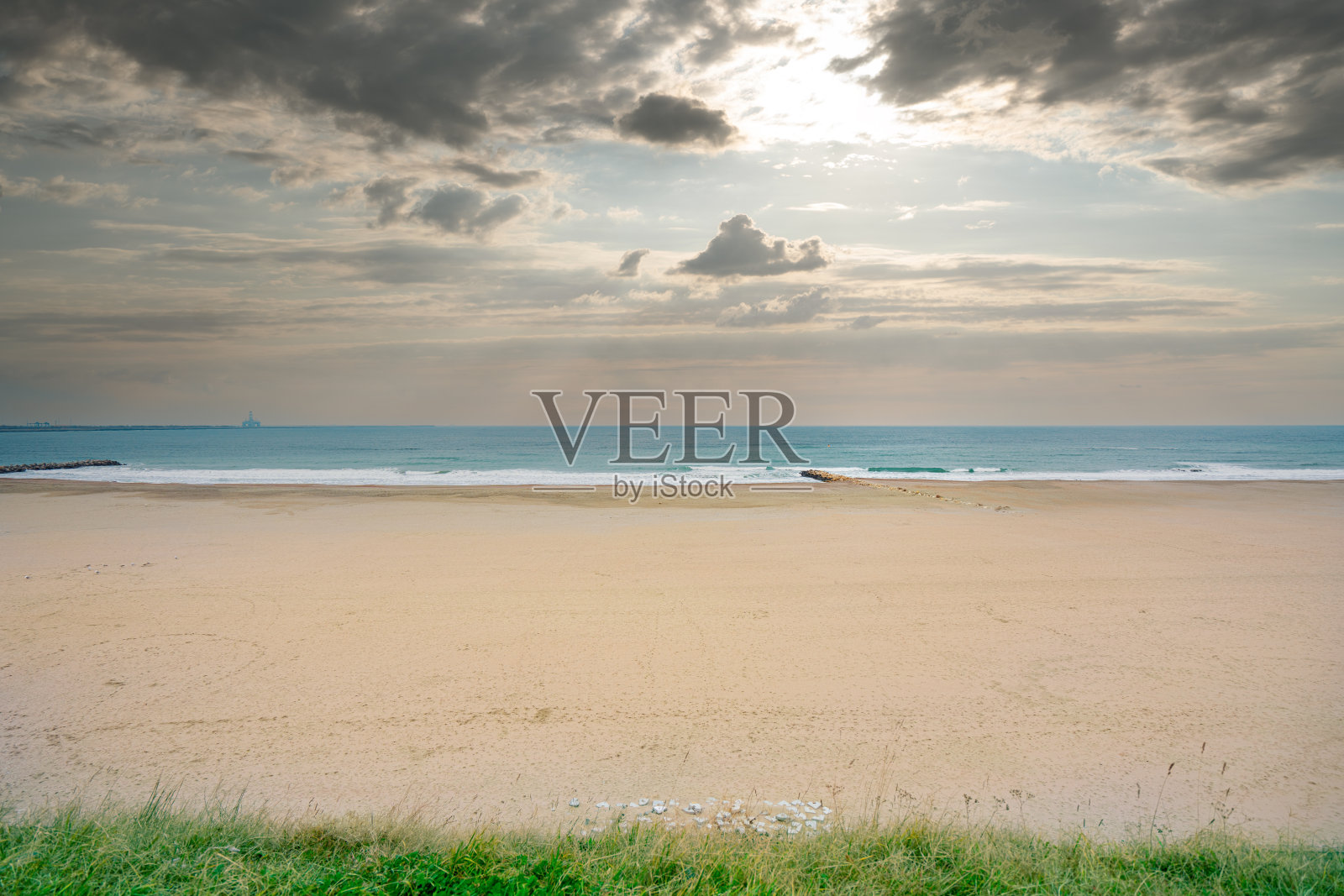 罗马尼亚康斯坦塔美丽的日落。照片摄影图片