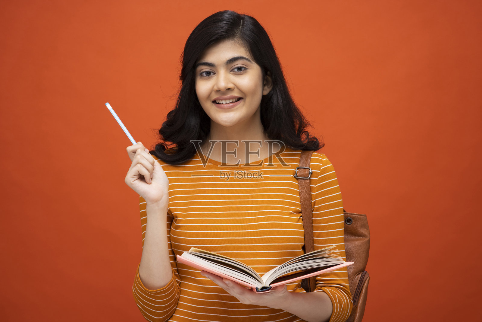 学生与书籍和背包库存照片照片摄影图片