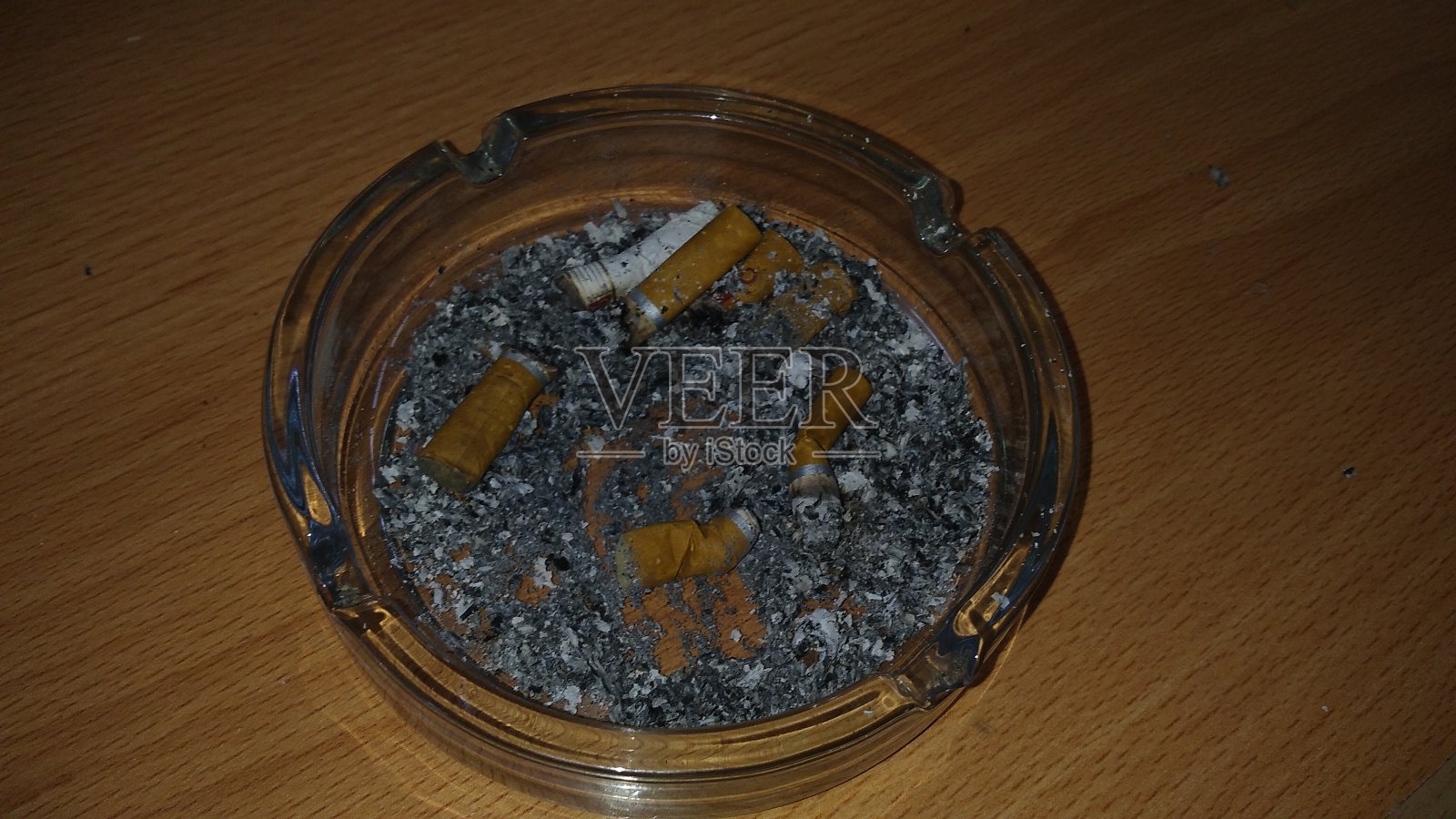 烟头照片摄影图片