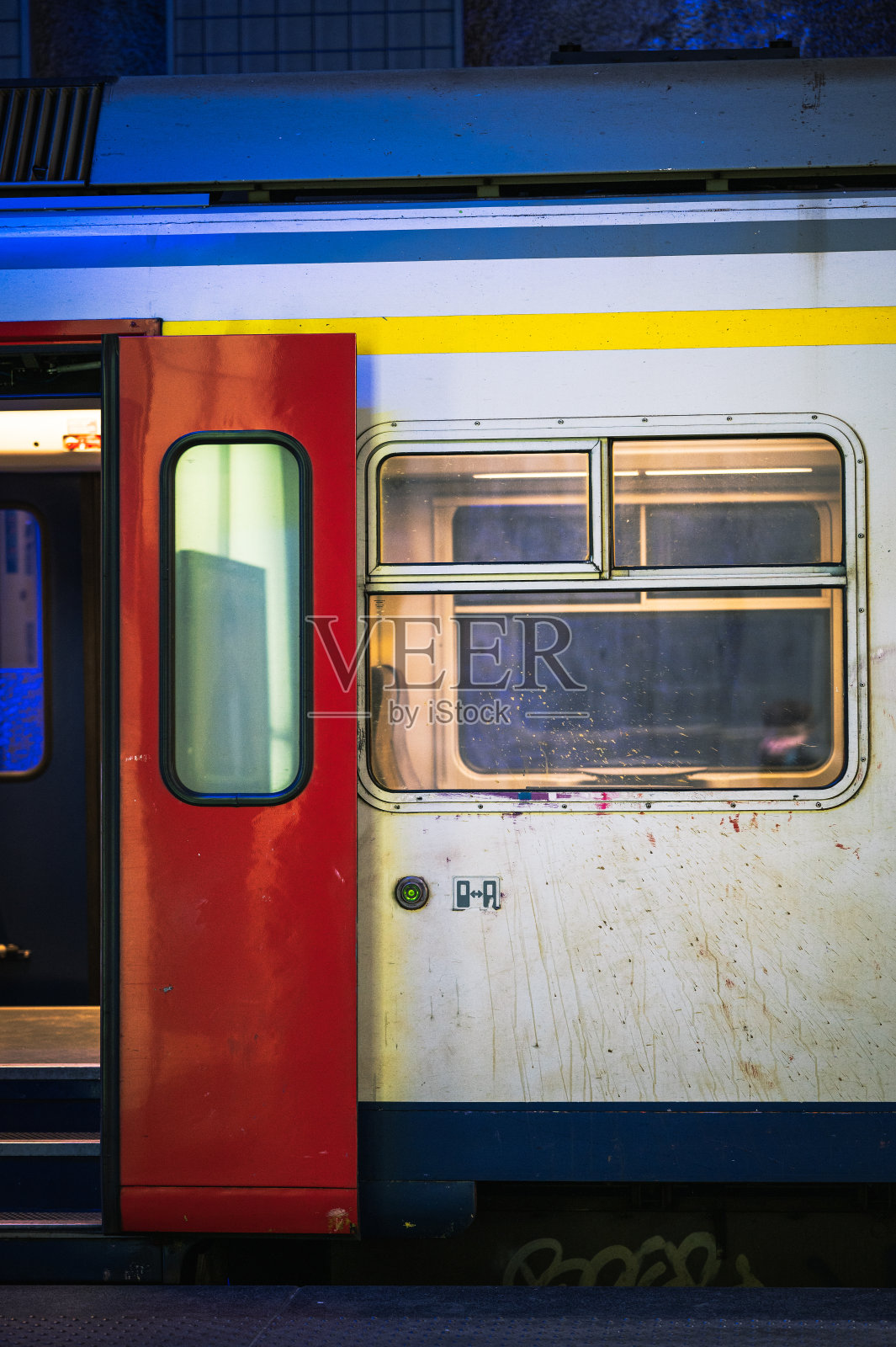 安特卫彭中央车站和有轨电车照片摄影图片