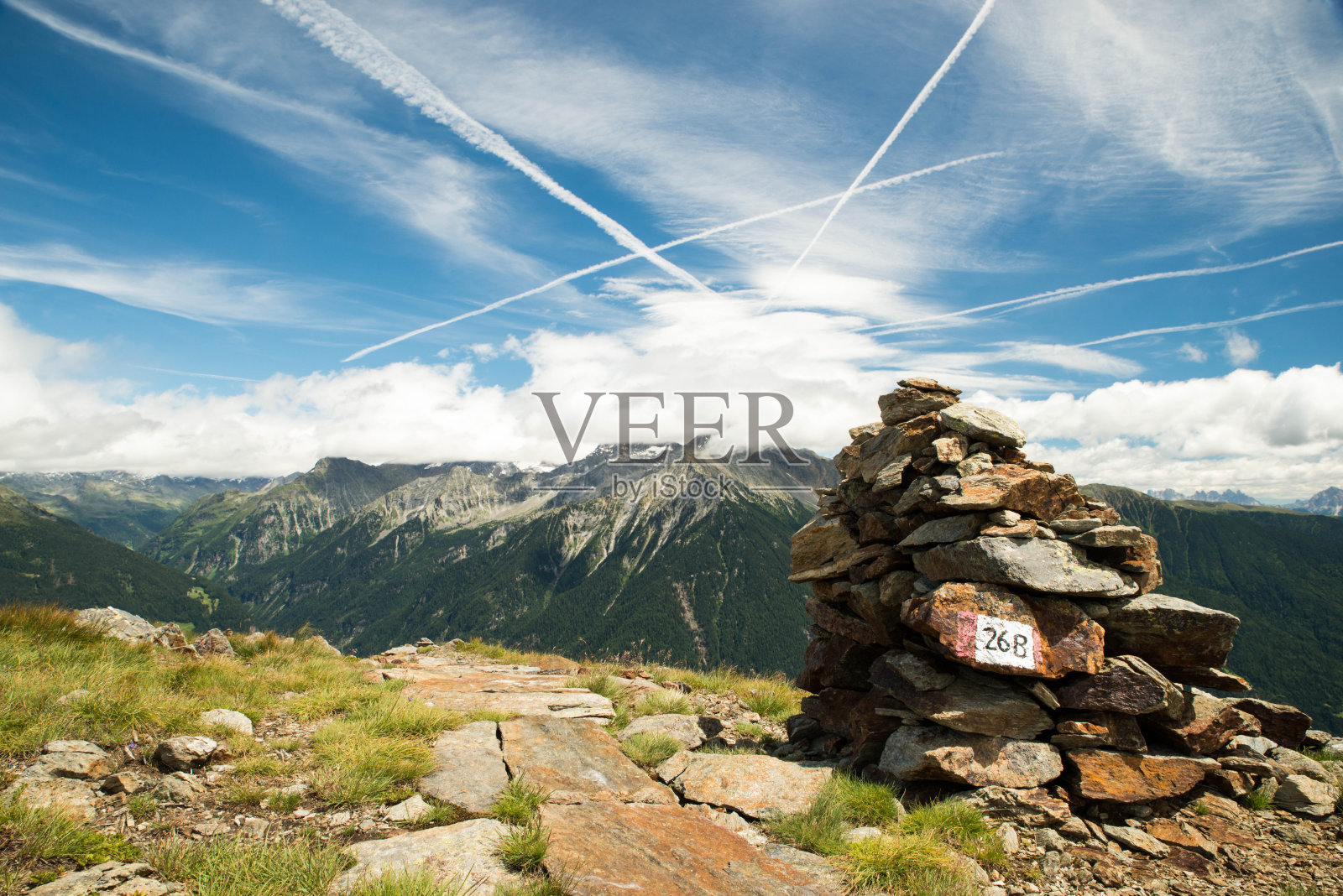 意大利的白云石，阿尔卑斯山的高山，欧洲的风景，徒步旅行的地区照片摄影图片