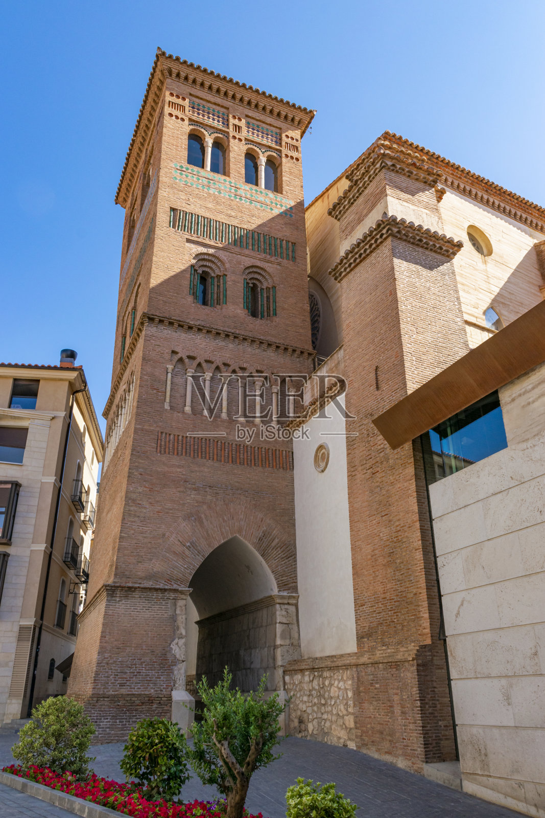 中世纪的穆德加塔，位于西班牙阿拉贡特鲁埃尔市。圣佩德罗照片摄影图片