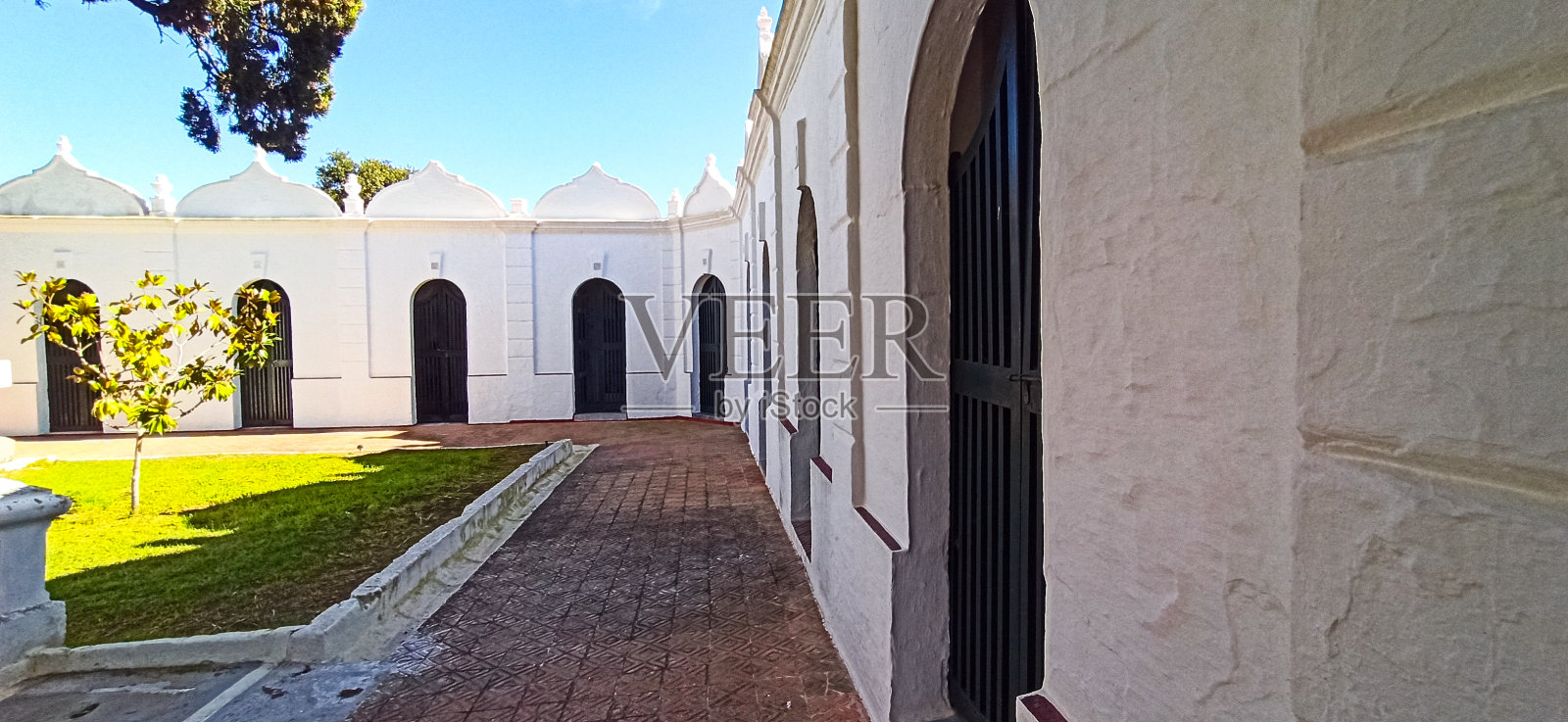 西班牙巴利阿里群岛Menorca的Alaior村墓地照片摄影图片