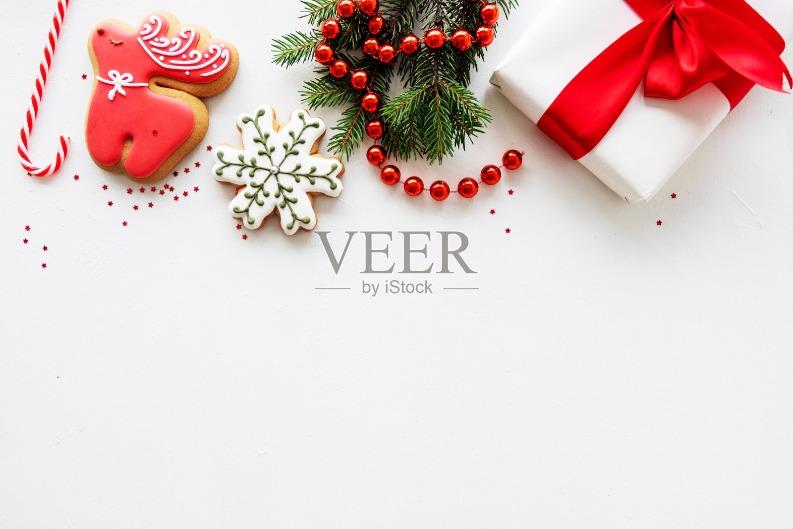 圣诞节背景节日装饰红色礼物白色照片摄影图片