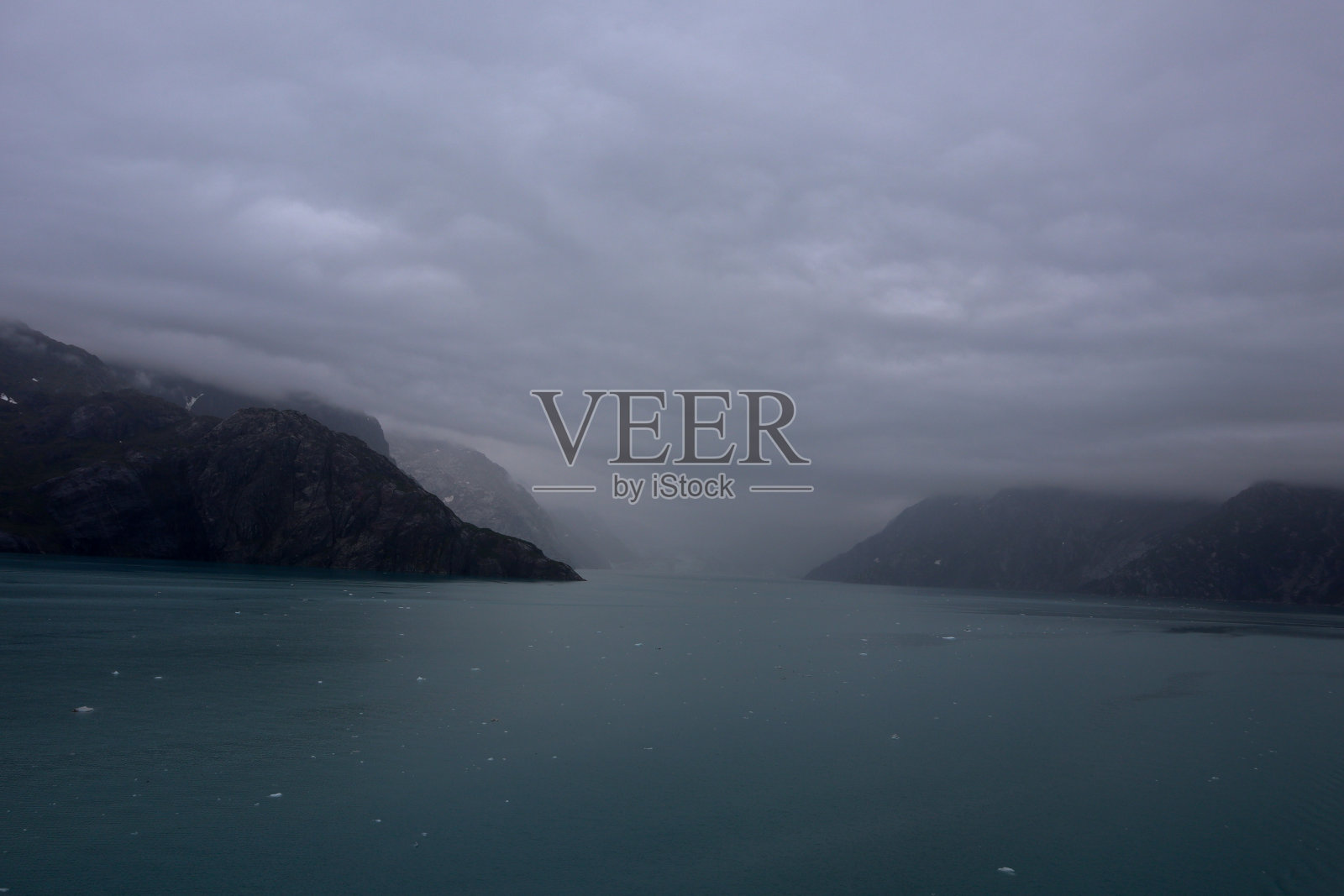 进入冰川湾照片摄影图片