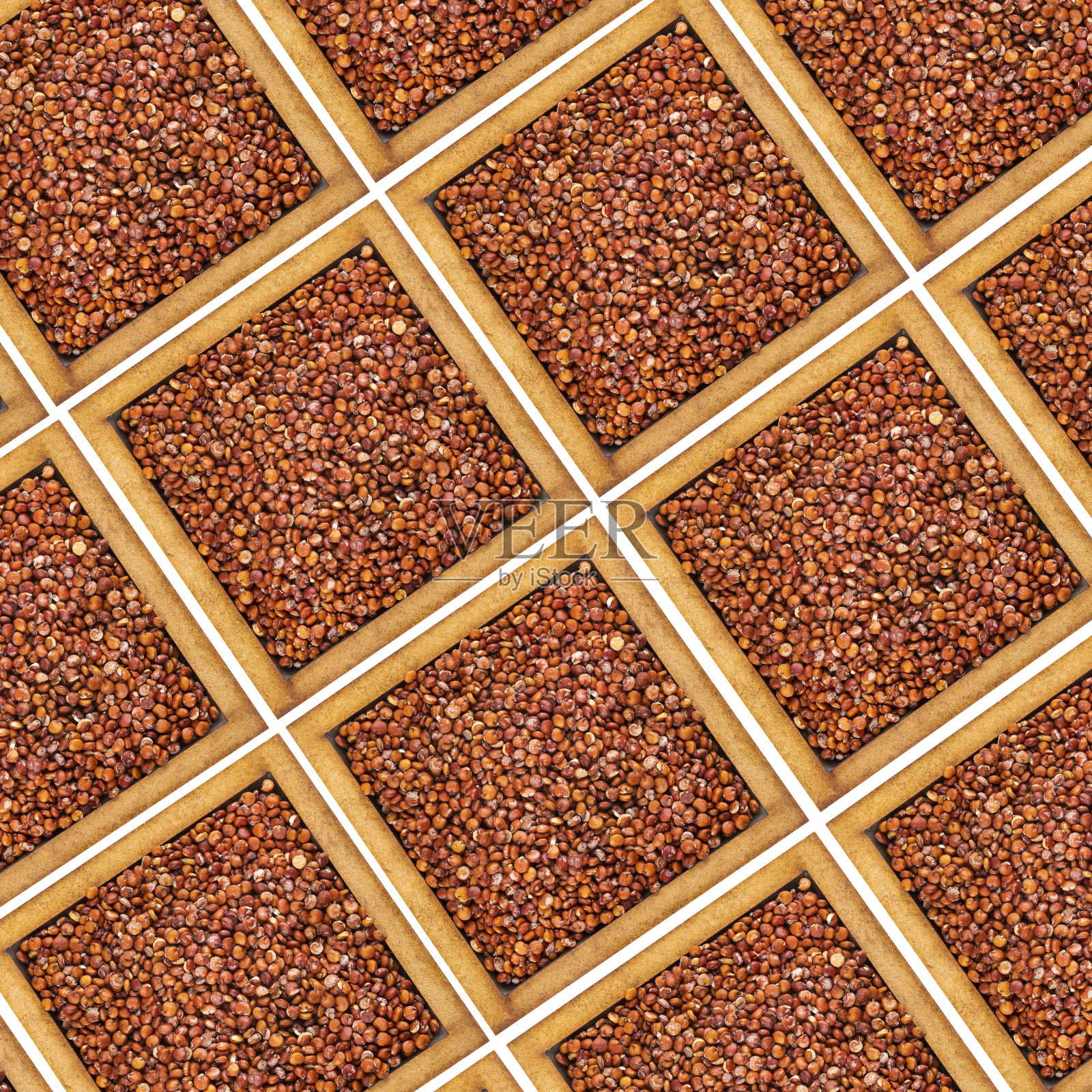 藜麦-方形碗中的红色有机藜麦种子照片摄影图片