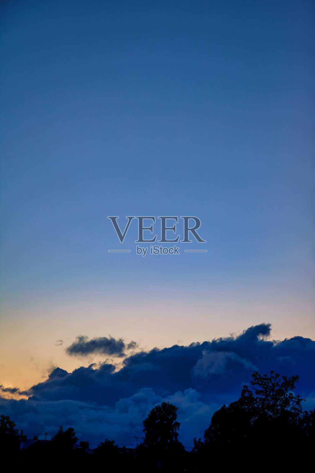 彩色日落天空和云彩，图像黄昏背景照片摄影图片