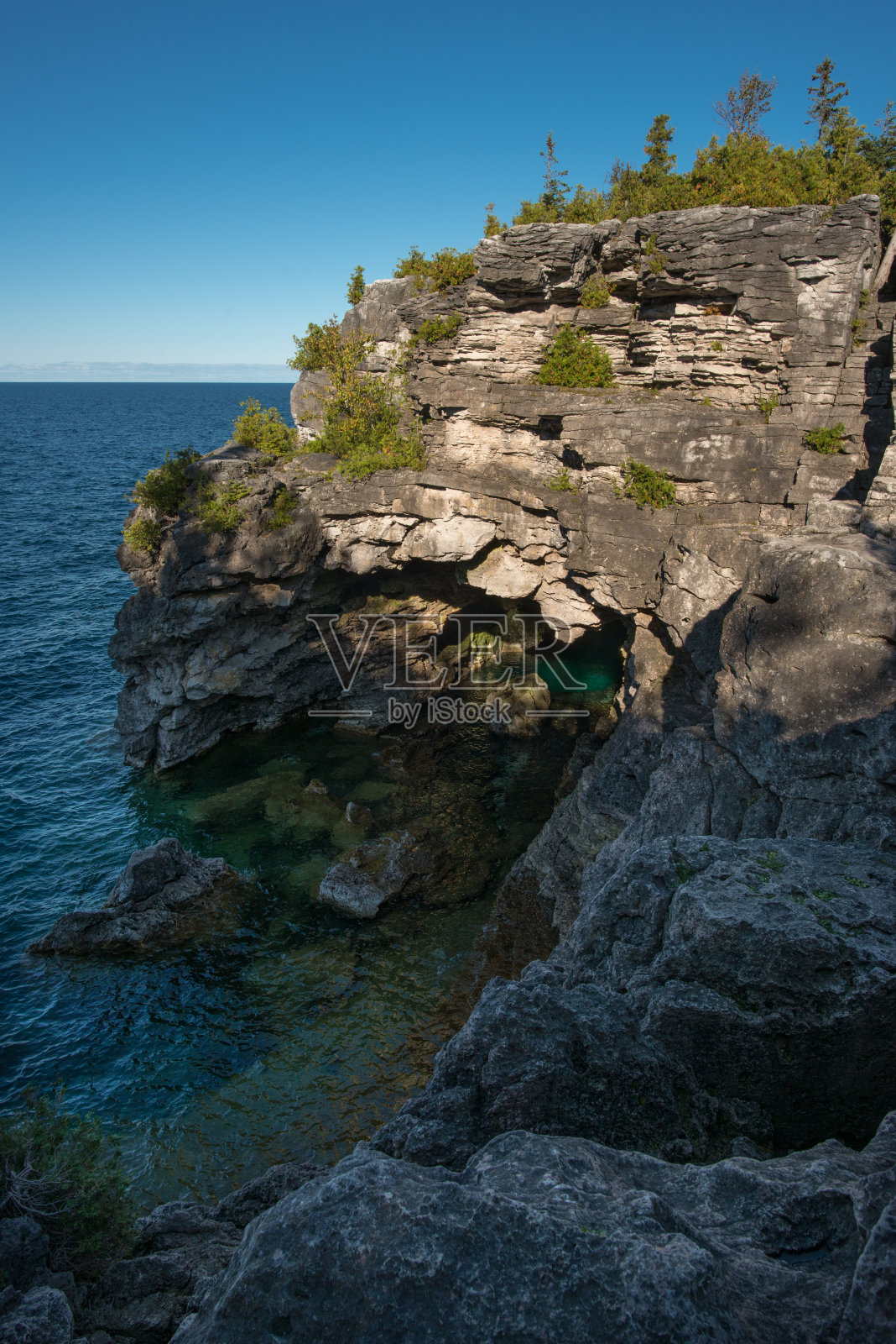 九月下旬的布鲁斯半岛国家公园——夜晚的洞穴照片摄影图片