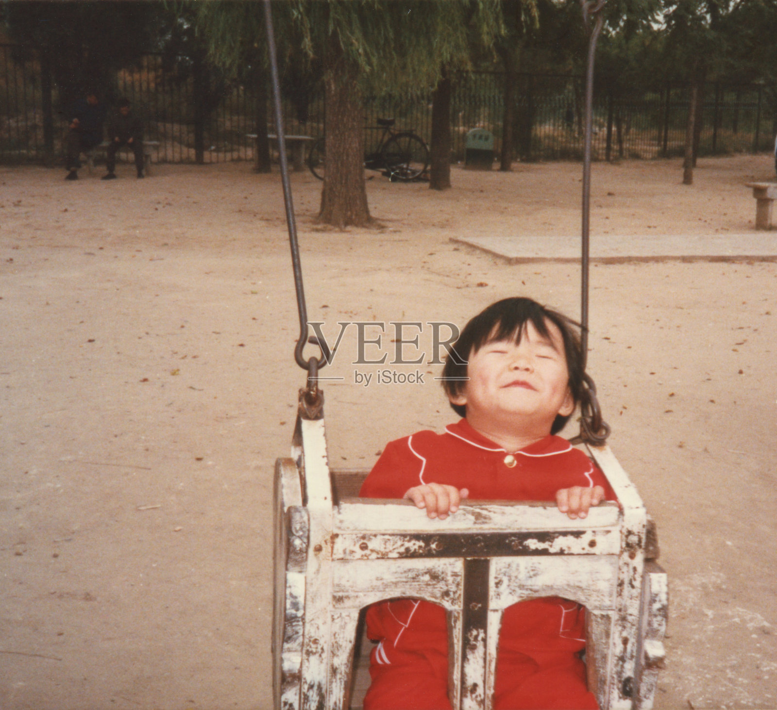 80年代中国小女孩真实生活照片照片摄影图片