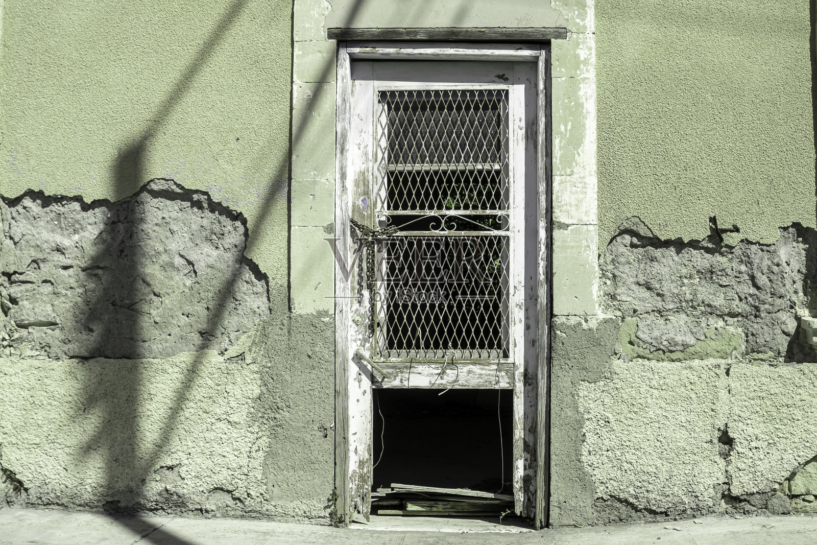 旧墙破门照片摄影图片