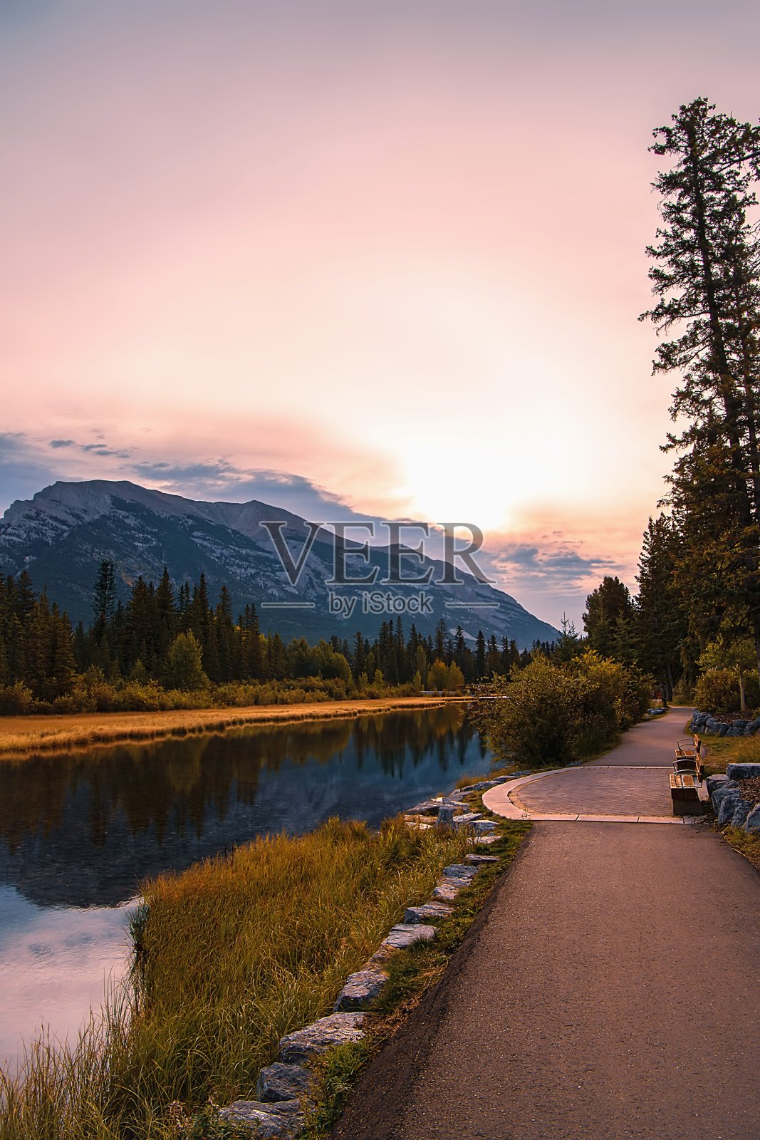 坎摩尔山公园的日出照片摄影图片
