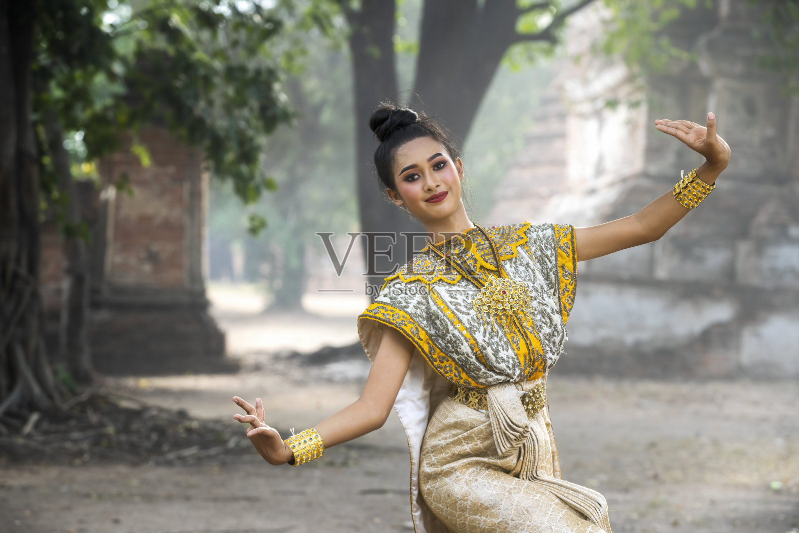 泰式舞蹈在老城大城府照片摄影图片