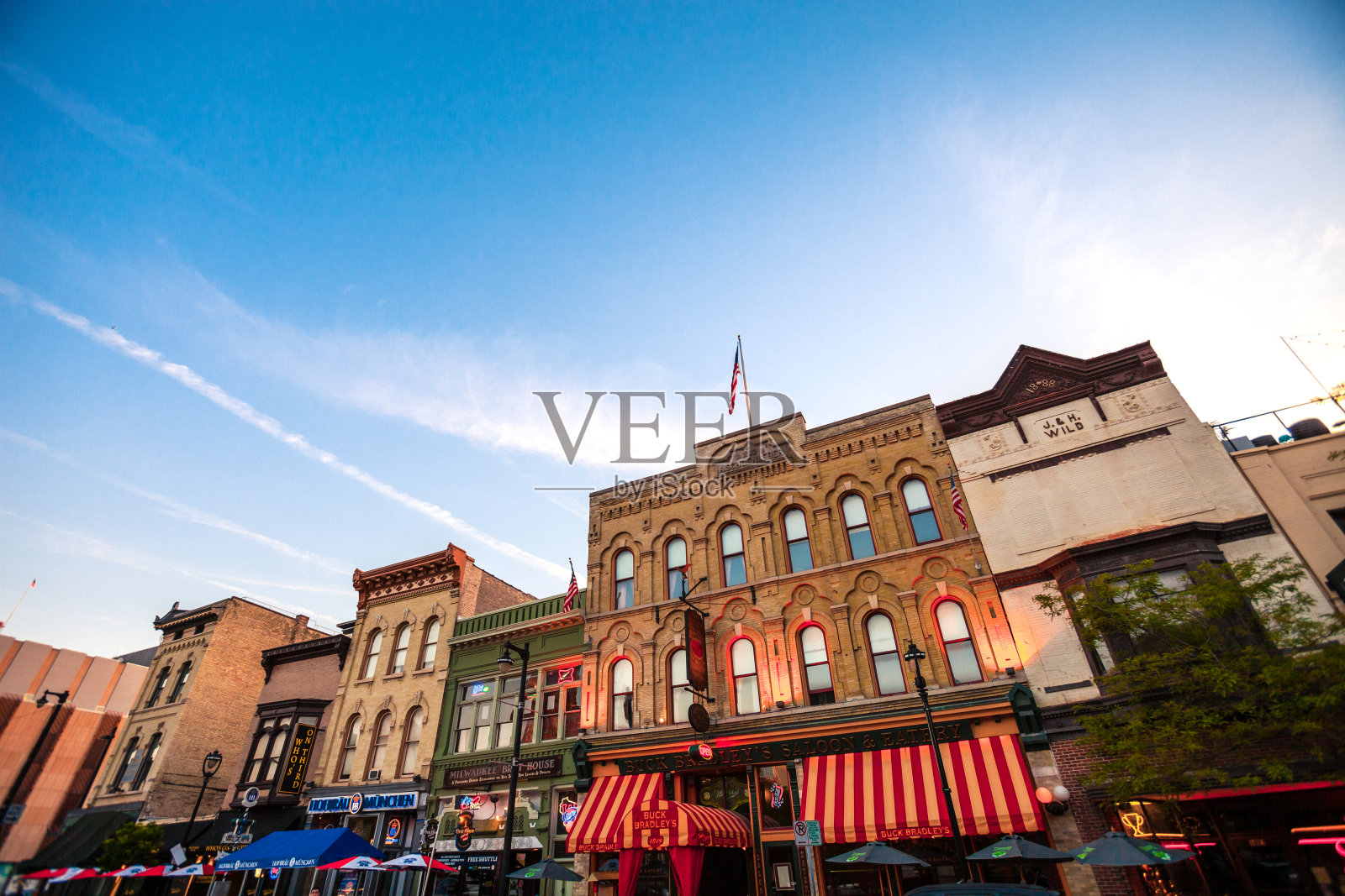 历史悠久的旧世界第三街，密尔沃基照片摄影图片