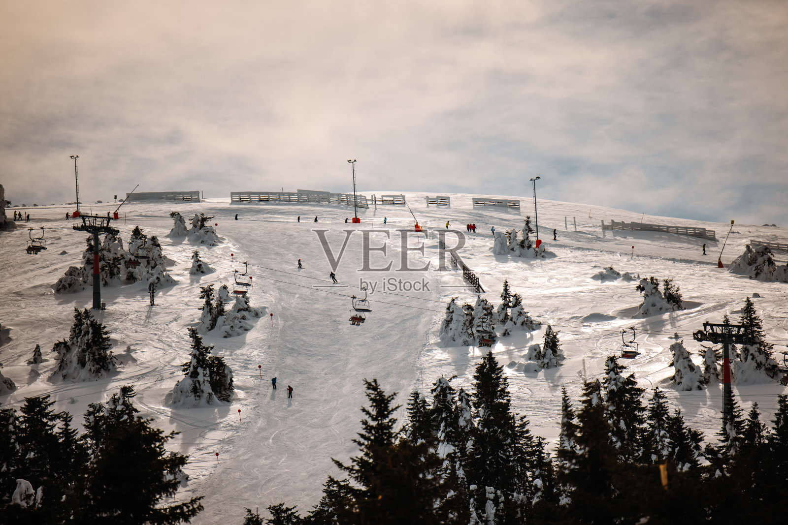 滑雪胜地照片摄影图片