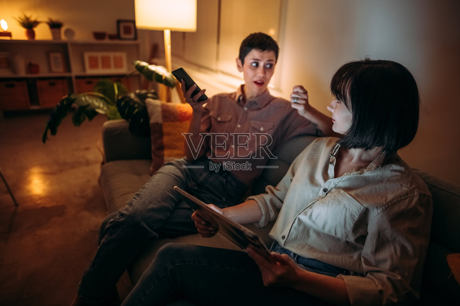 朋友和同事照片摄影图片