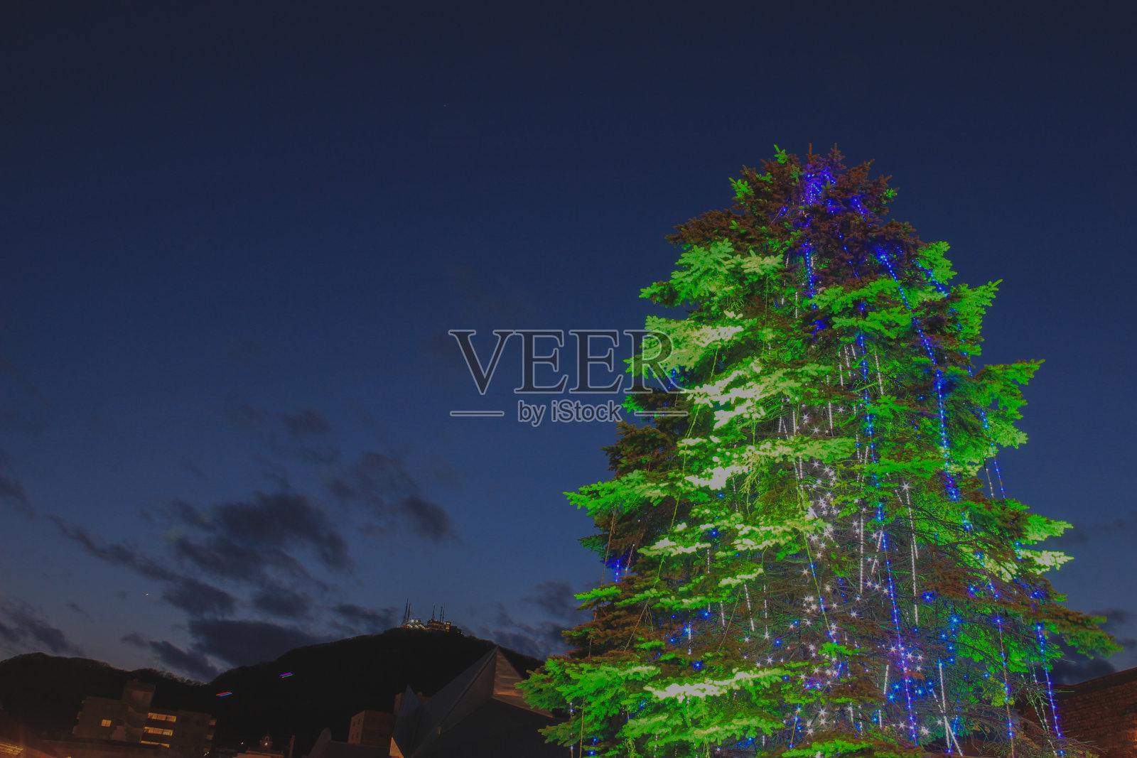 灯火辉煌的夜晚照片摄影图片