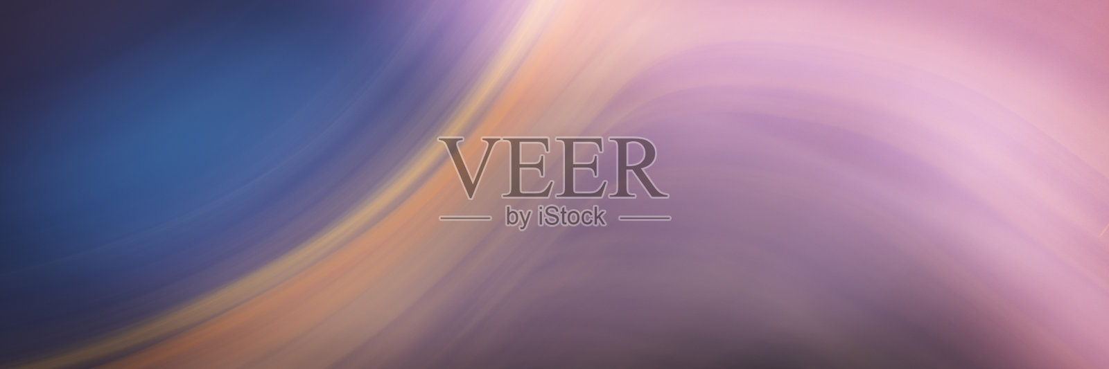 在绿松石色的海水和粉红色和金色的海滩上空的全景航拍。照片摄影图片