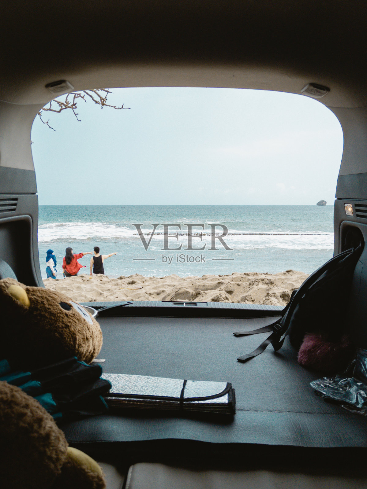 在海滩上露营照片摄影图片