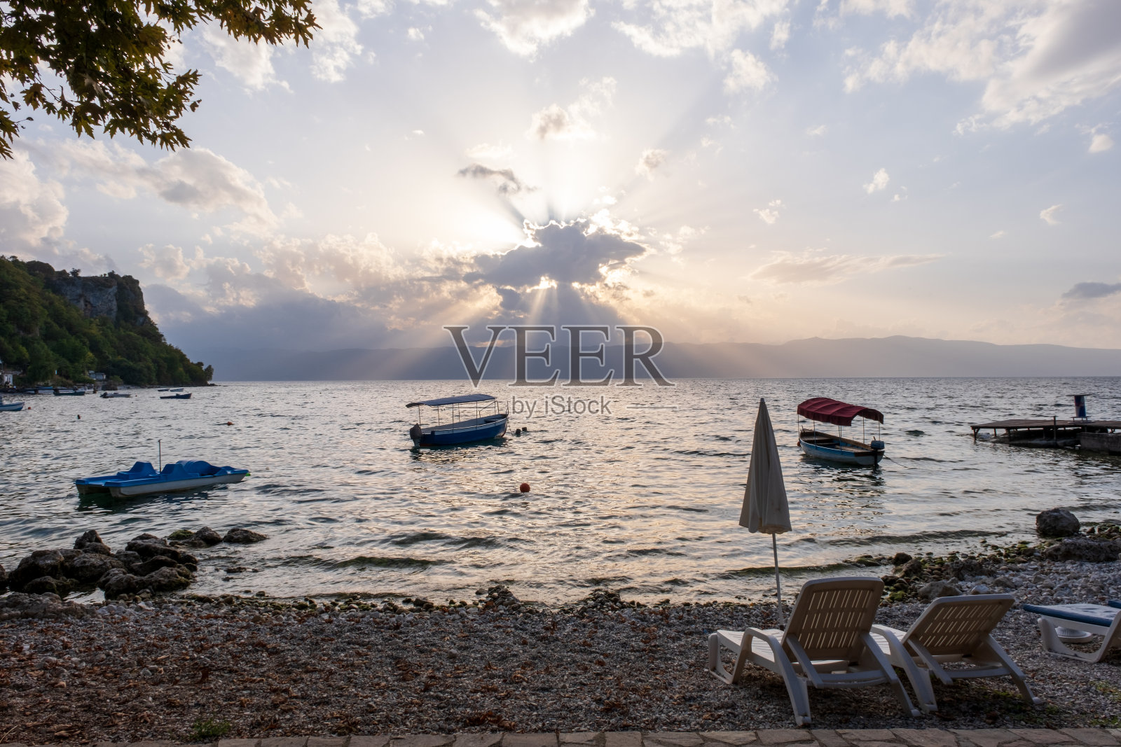 奥赫里德湖的日落照片摄影图片