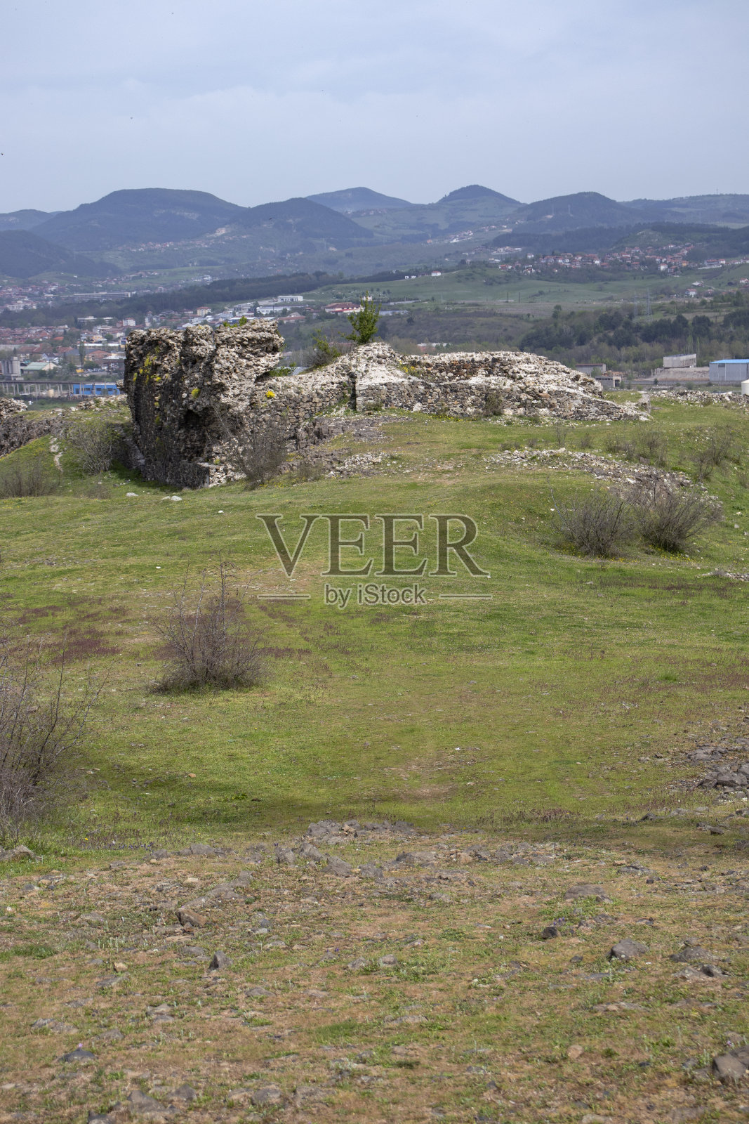 保加利亚Kardzhali镇附近的Vishegrad要塞照片摄影图片