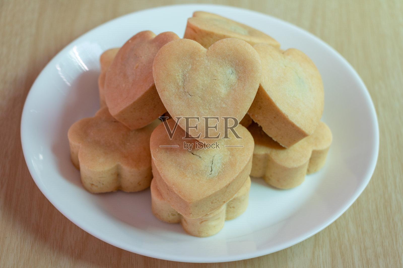 传统的中国菠萝馅饼饼干。照片摄影图片