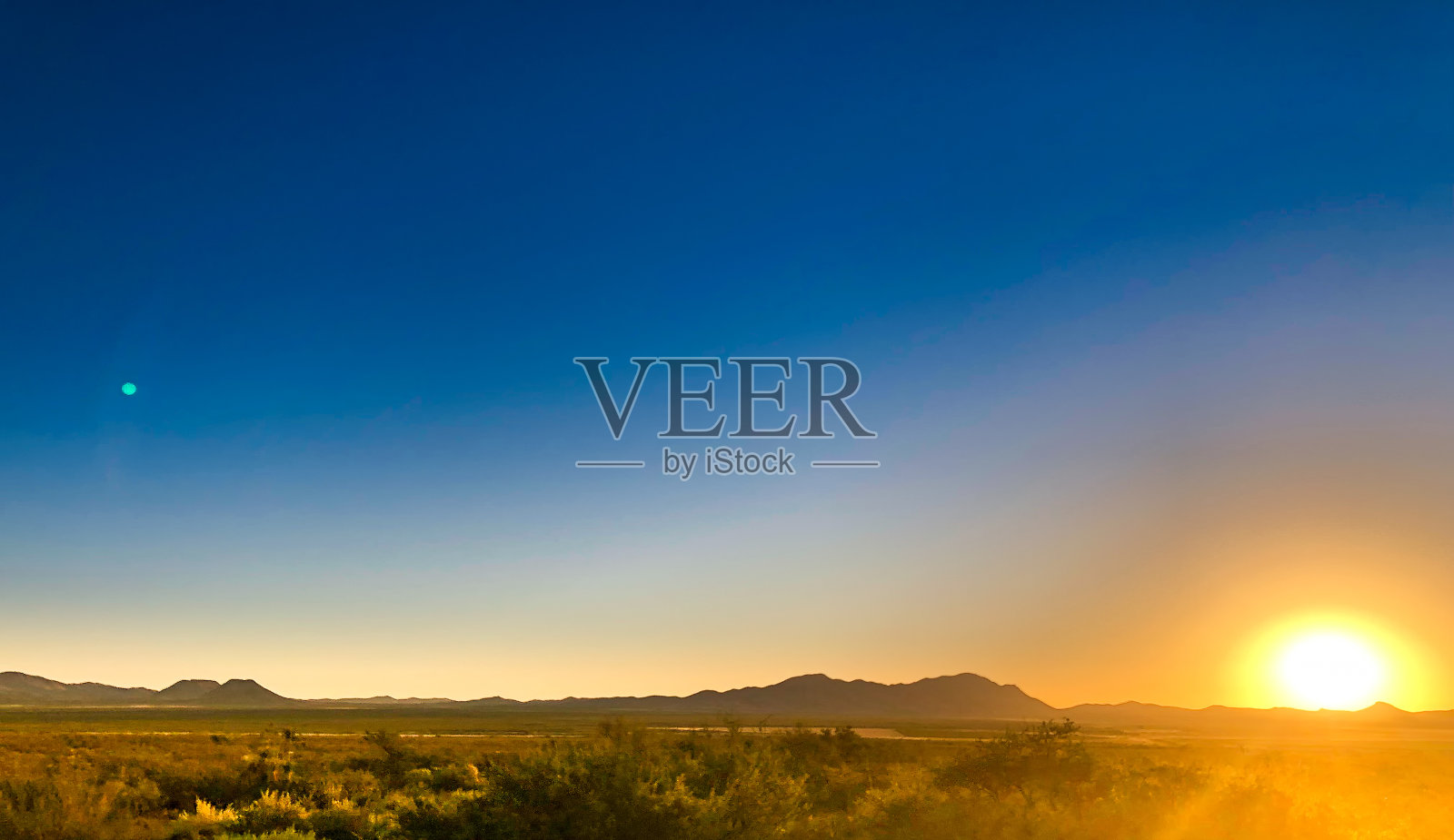 西德克萨斯:黎明景观附近的马尔法，德克萨斯州照片摄影图片