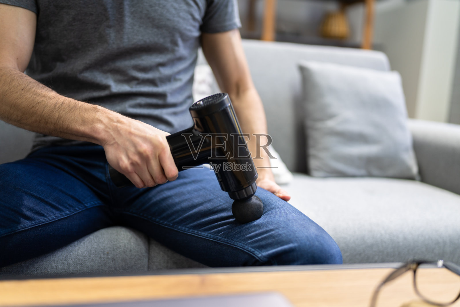 按摩枪机器康复疗法照片摄影图片