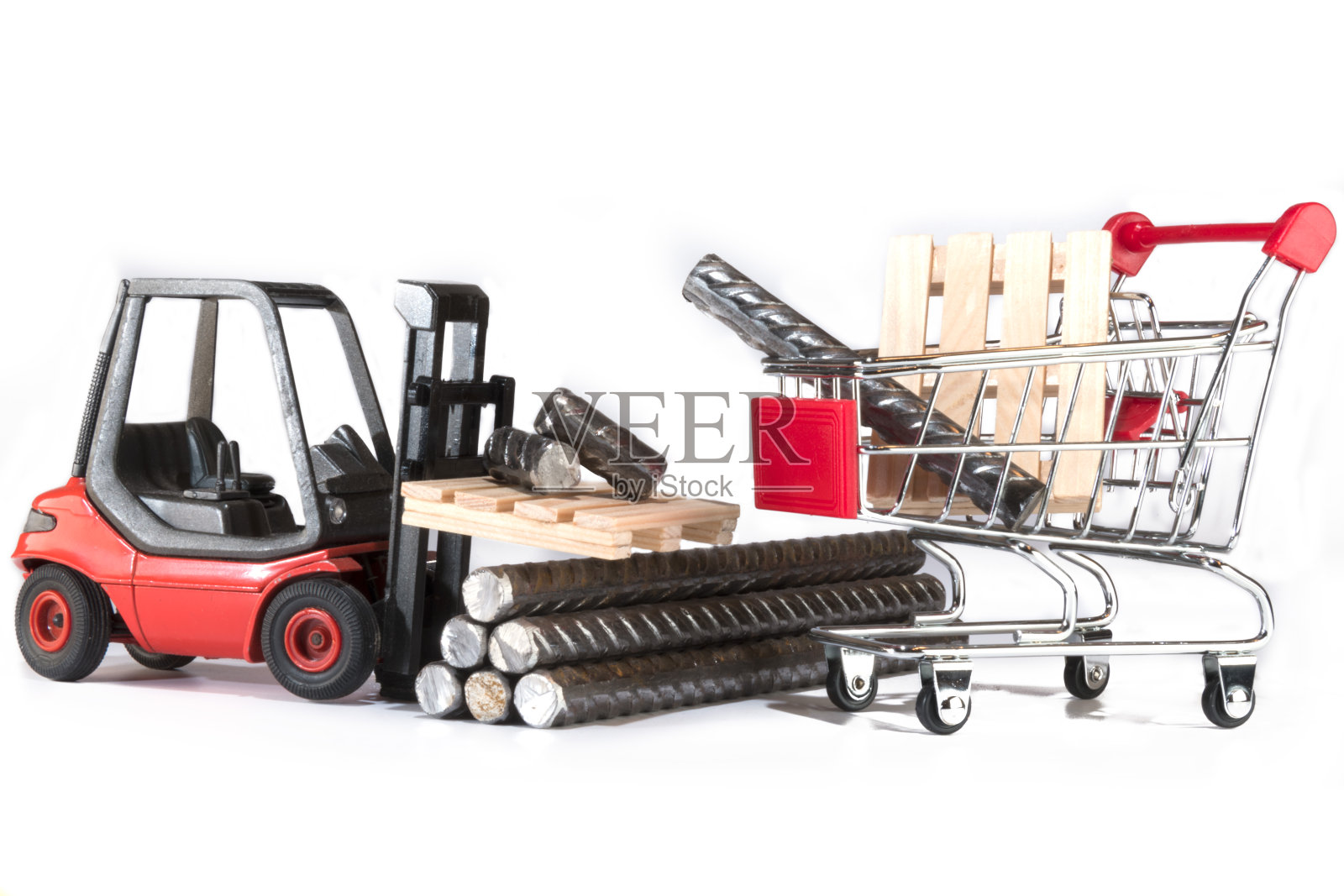 玩具叉车和建筑钢材购物车照片摄影图片