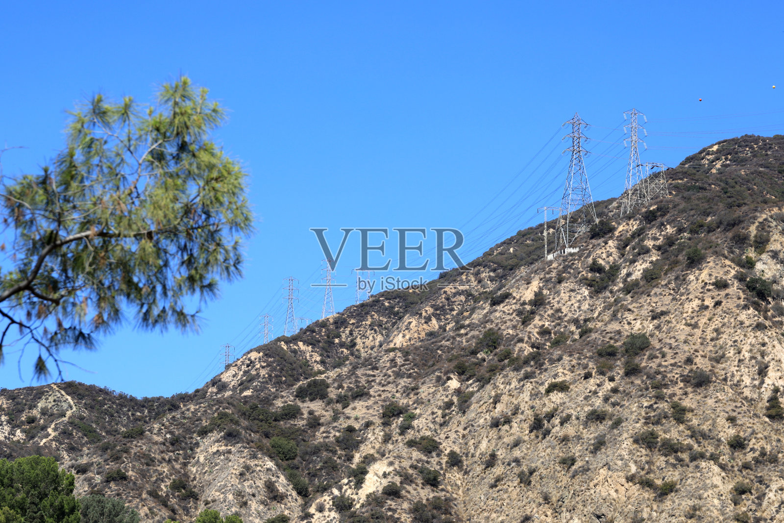 传输塔VS查帕拉尔-威尔逊山照片摄影图片