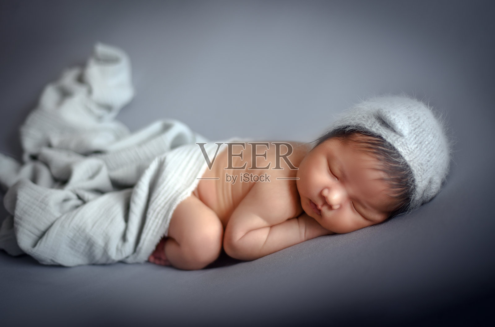 可爱的新生儿小男孩照片摄影图片