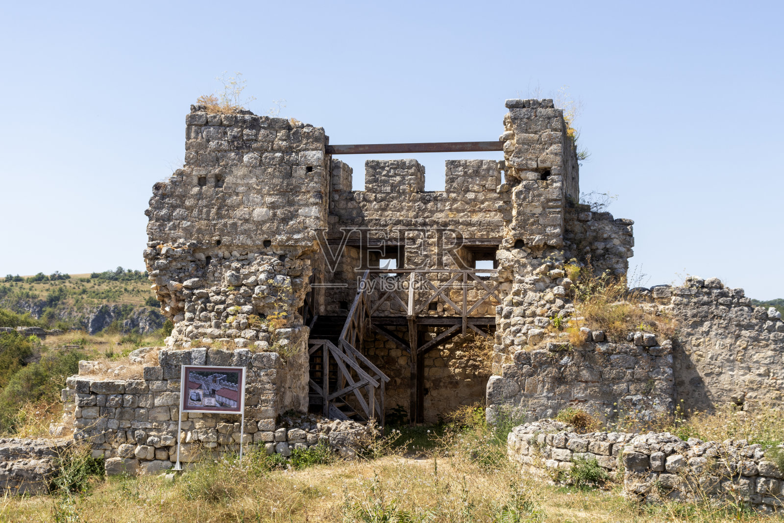 保加利亚鲁斯地区切尔文的中世纪要塞城市遗址照片摄影图片