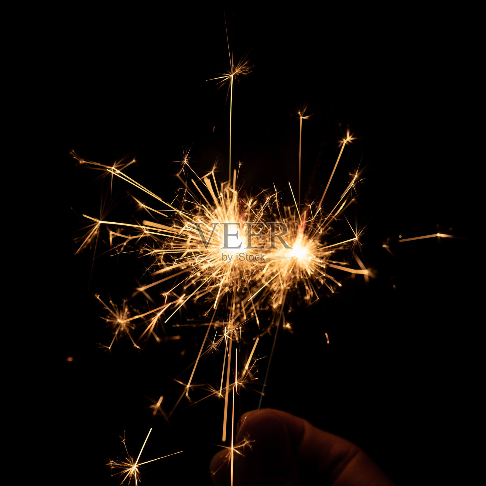 孟加拉火在黑色背景下，燃烧着火花 为了庆祝照片摄影图片