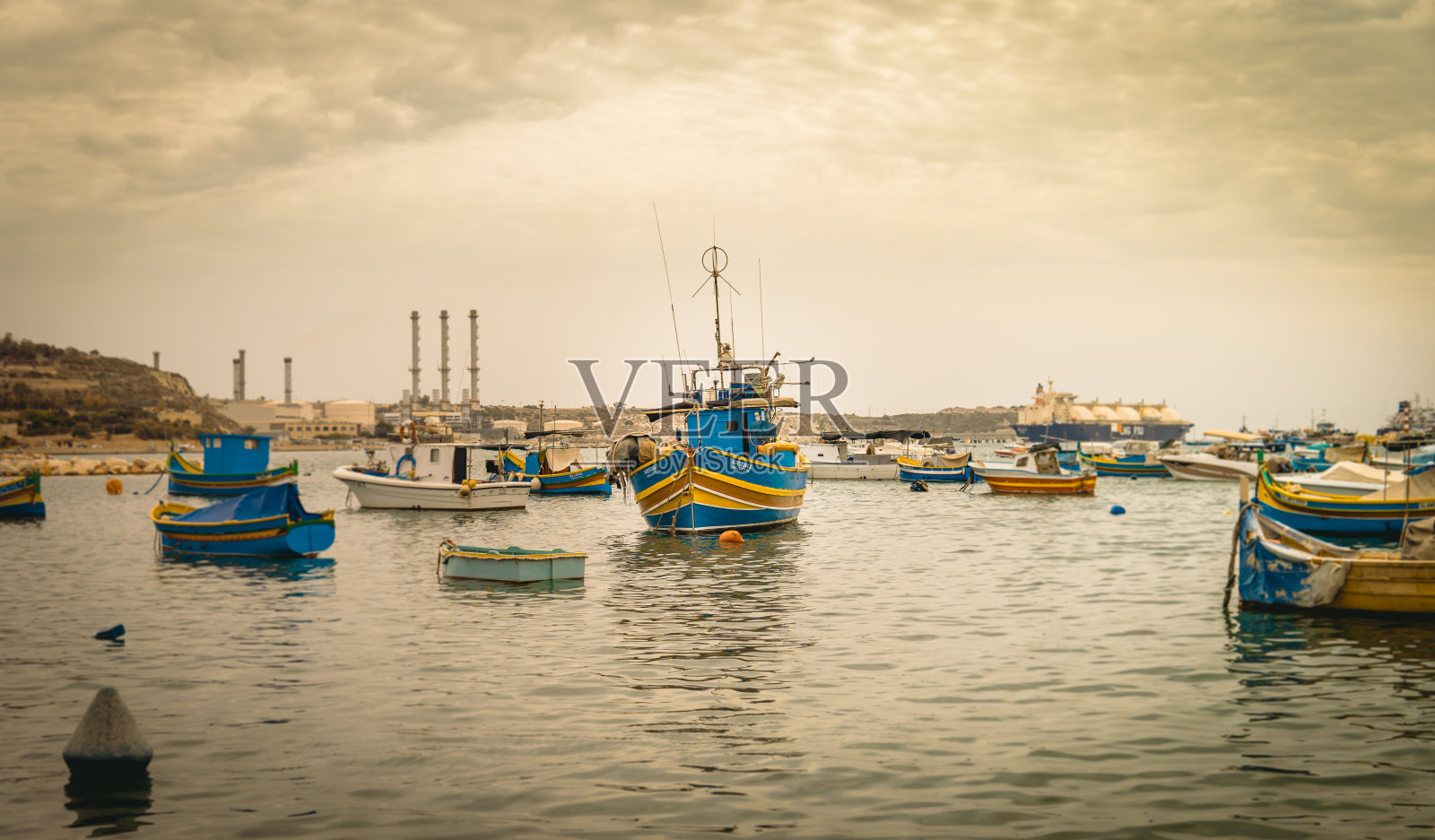 Marsaxlokk，典型的马耳他渔村。马耳他照片摄影图片