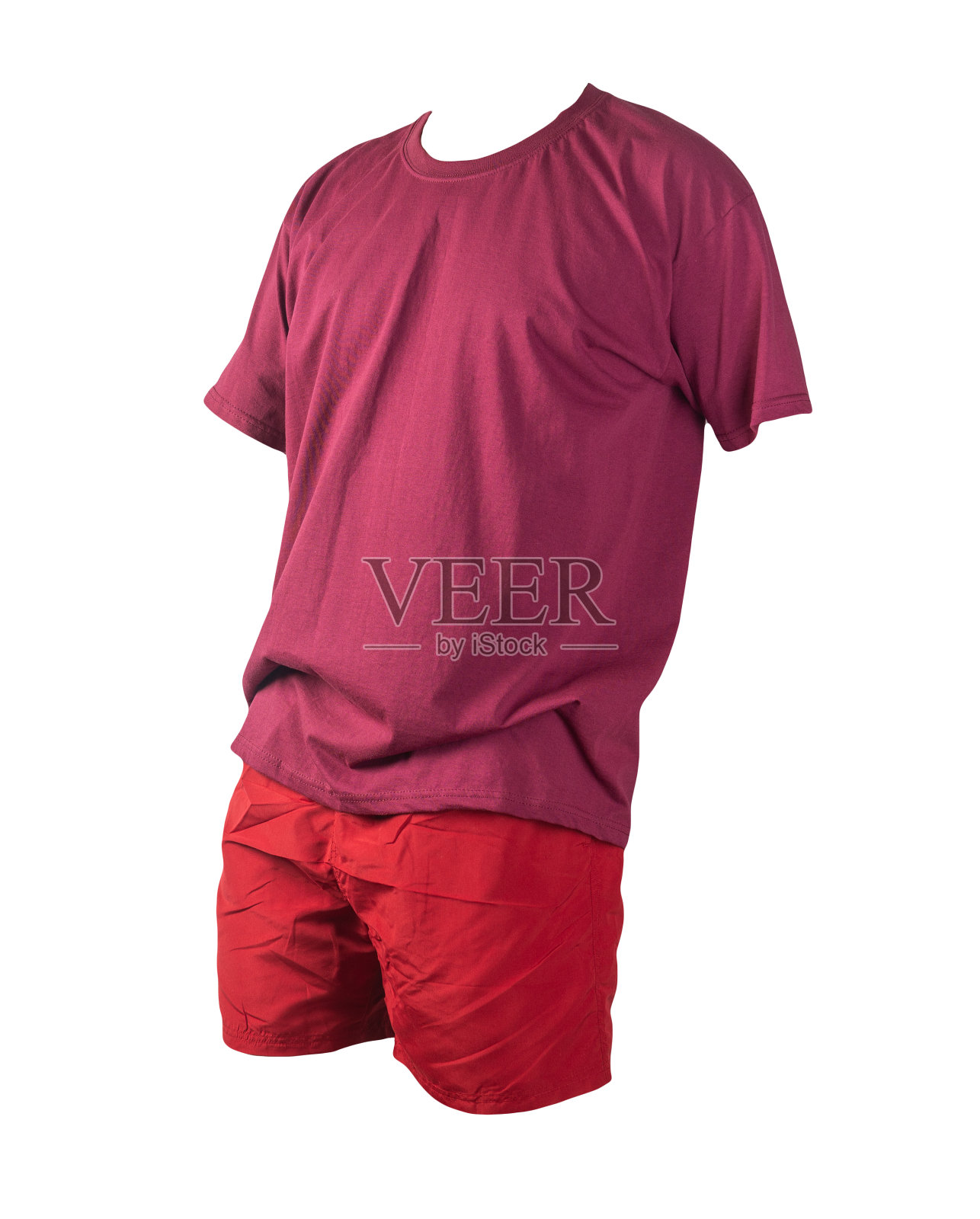 男士运动短裤和t恤被隔离在白色背景上照片摄影图片