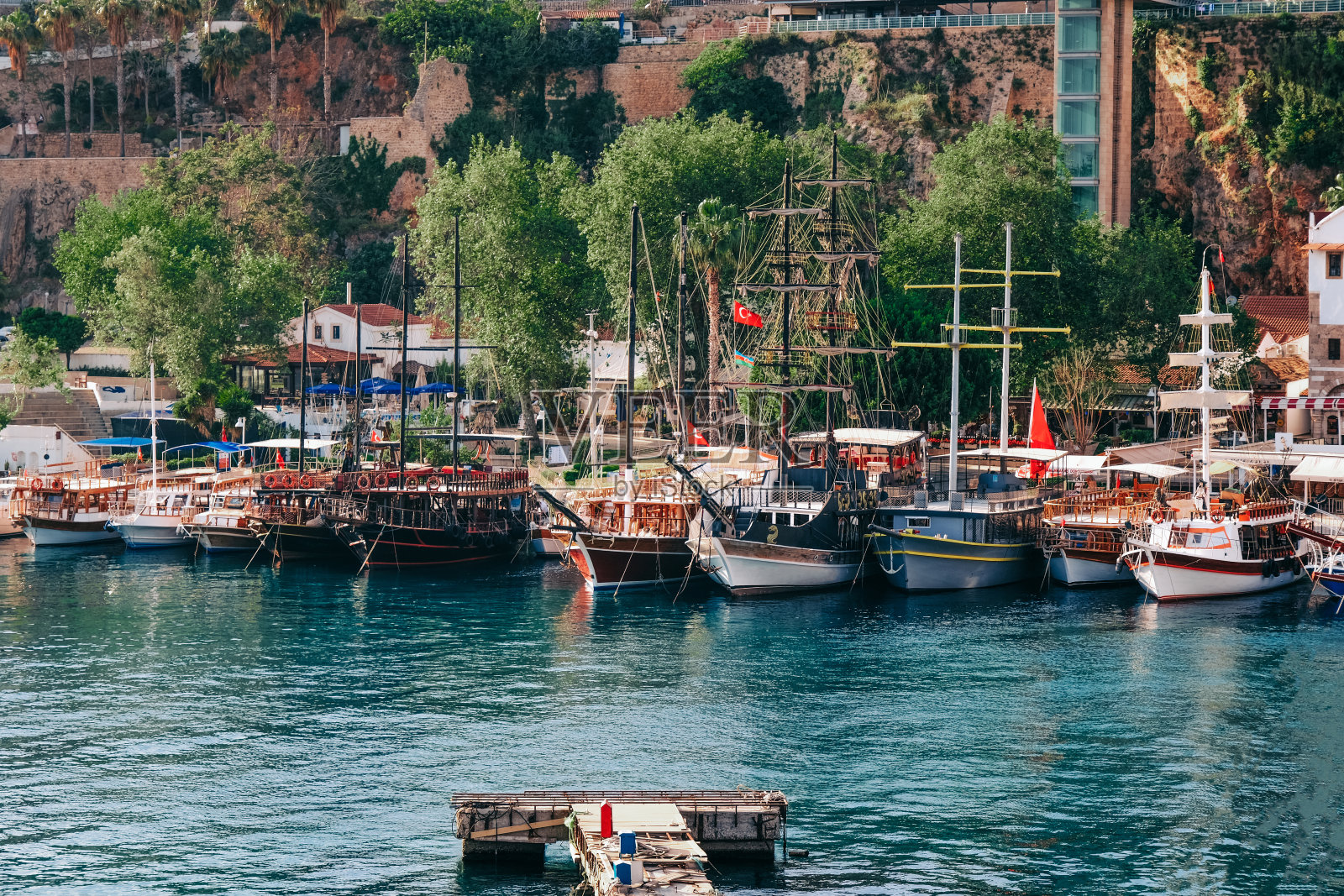 安塔利亚码头，游艇和船只照片摄影图片