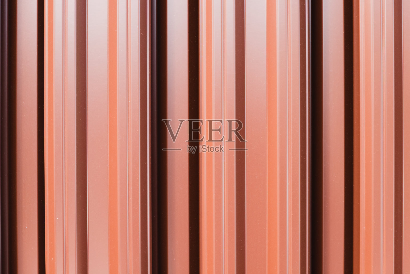 用红色金属板做成的闪亮栅栏，抽象的照片照片摄影图片