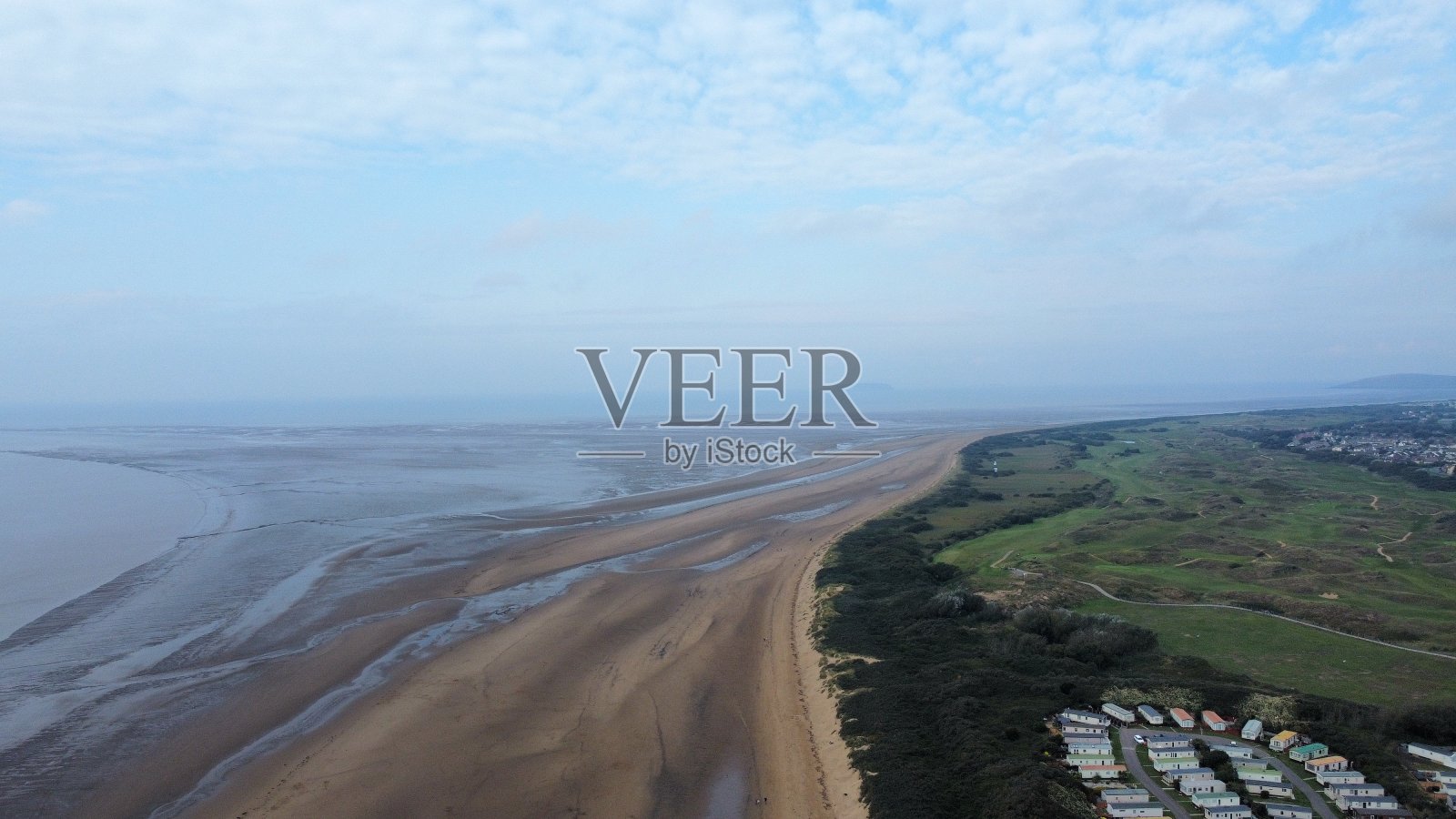 海岸线上的伯纳姆照片摄影图片