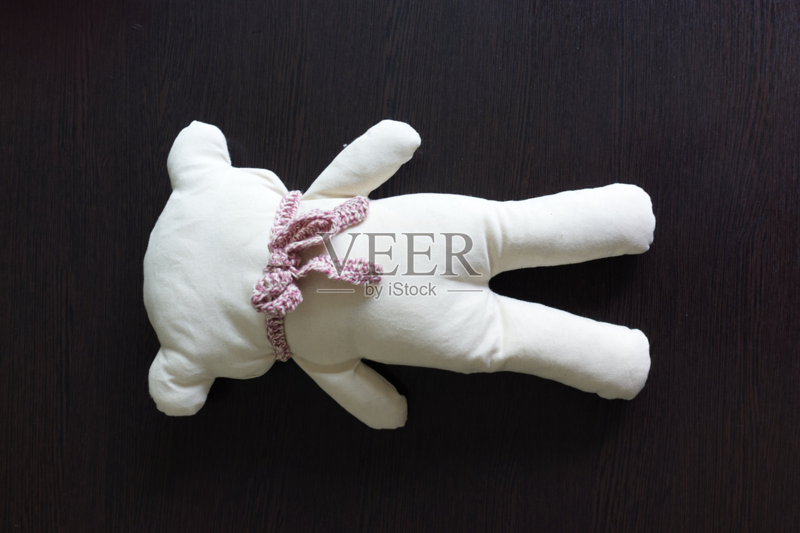 纯棉白布手工制作泰迪熊照片摄影图片